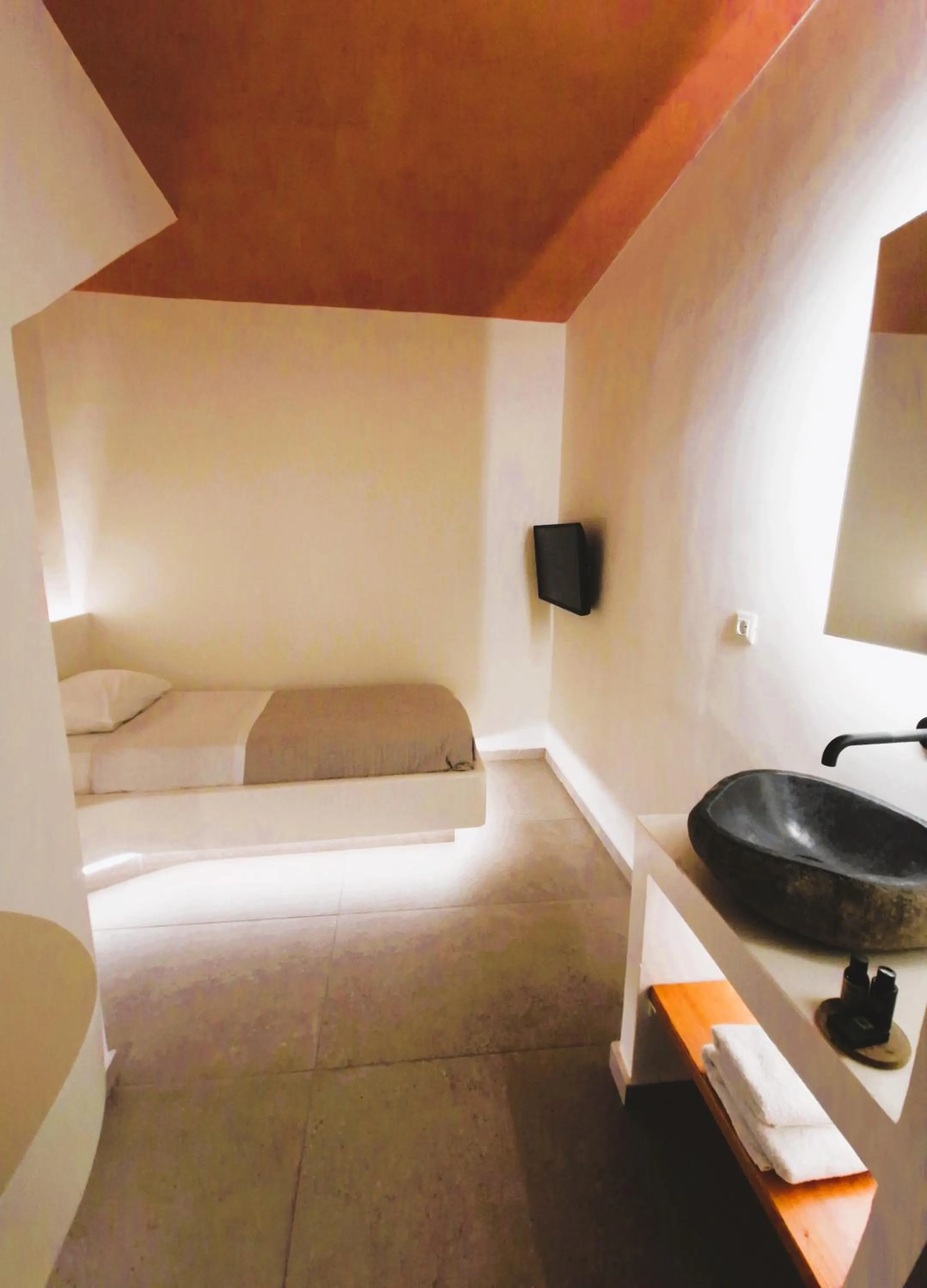 Property building in Kykladonisia Traditional Settlement