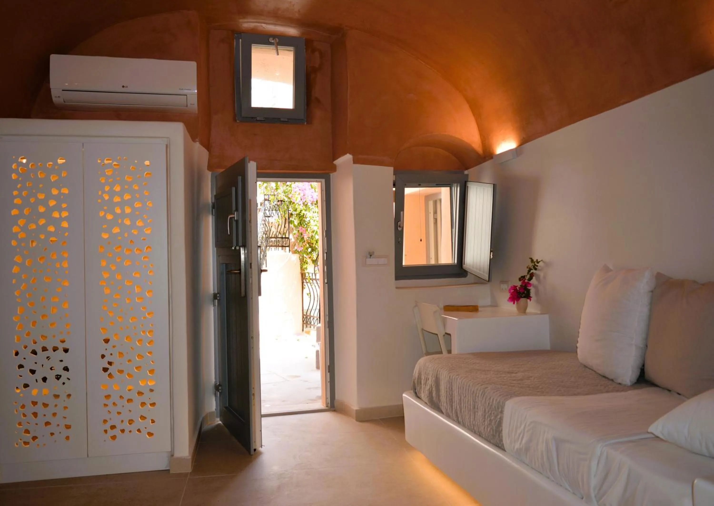 Property building, Bed in Kykladonisia Traditional Settlement