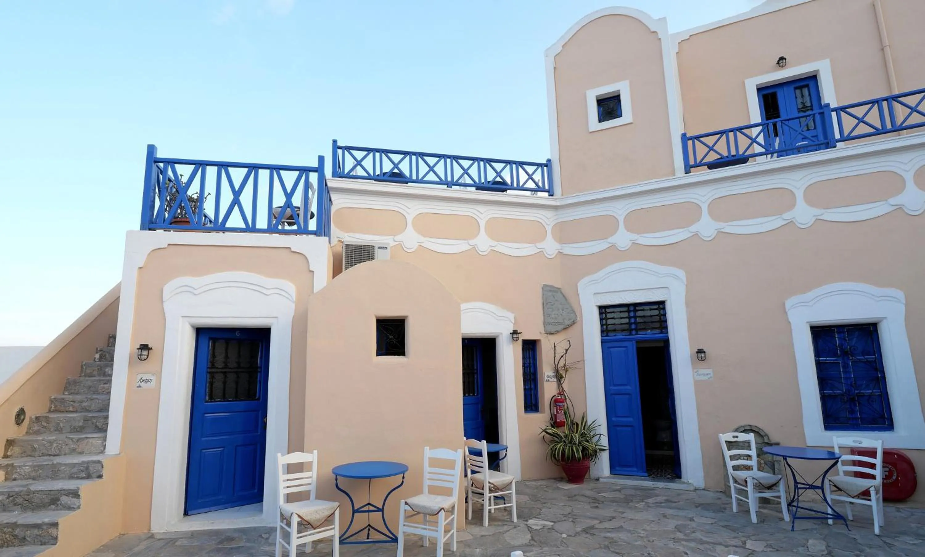 Property building in Kykladonisia Traditional Settlement