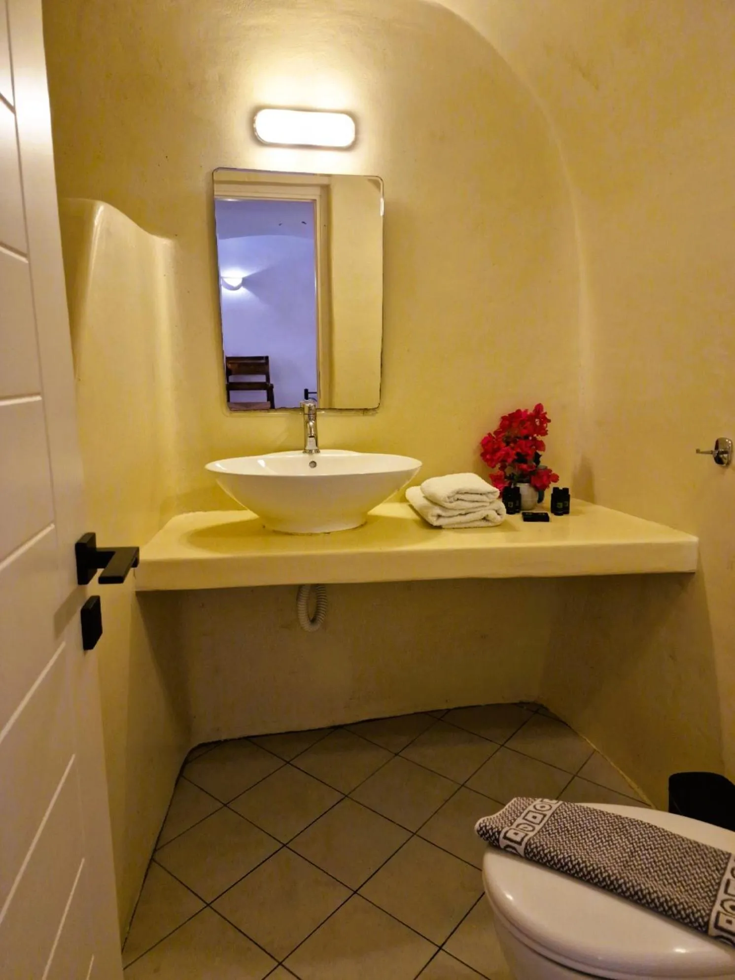 Bathroom in Kykladonisia Traditional Settlement