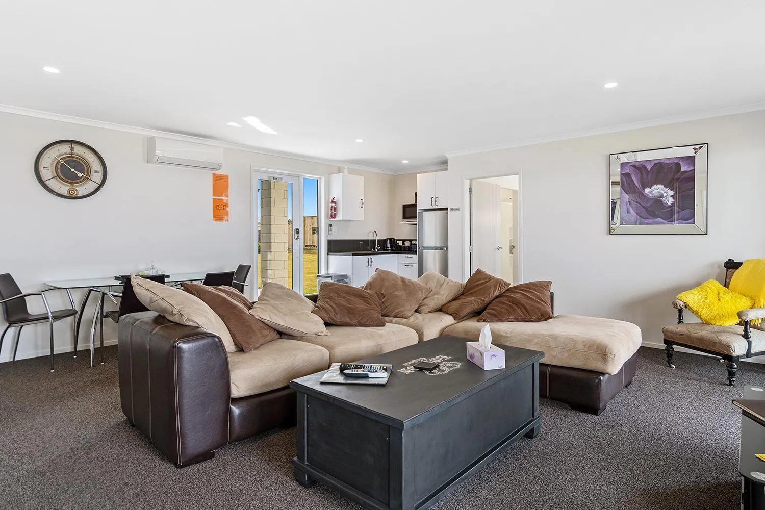 Living room in Omokoroa Sea View Apartment