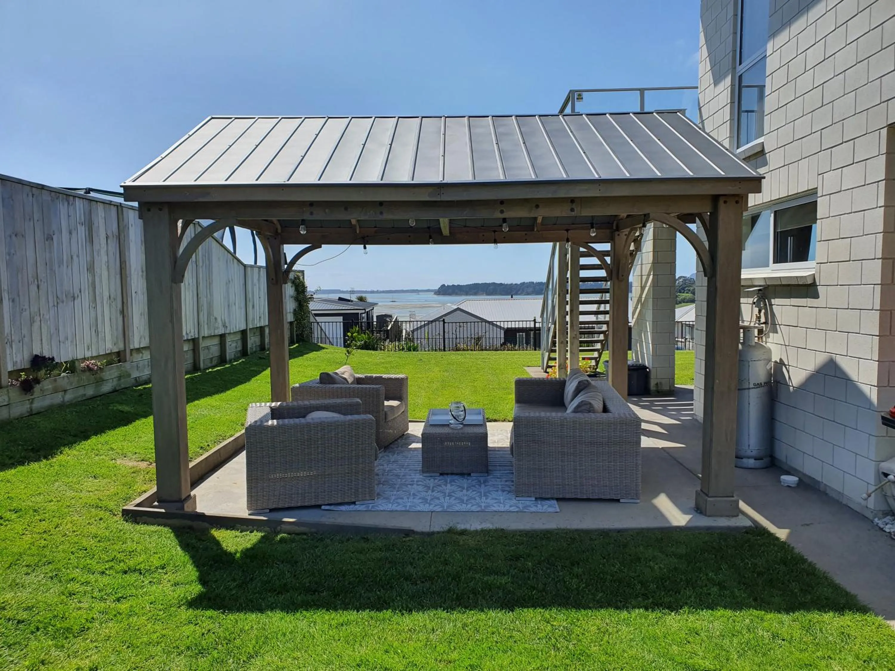 Seating area in Omokoroa Sea View Apartment