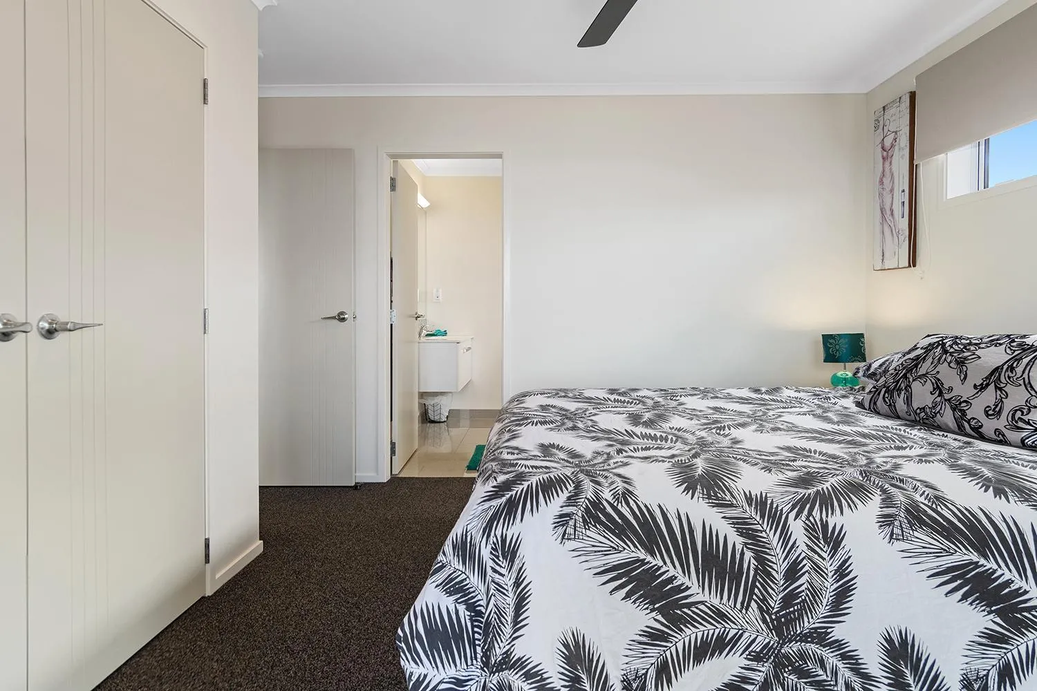 Bedroom, Bed in Omokoroa Sea View Apartment