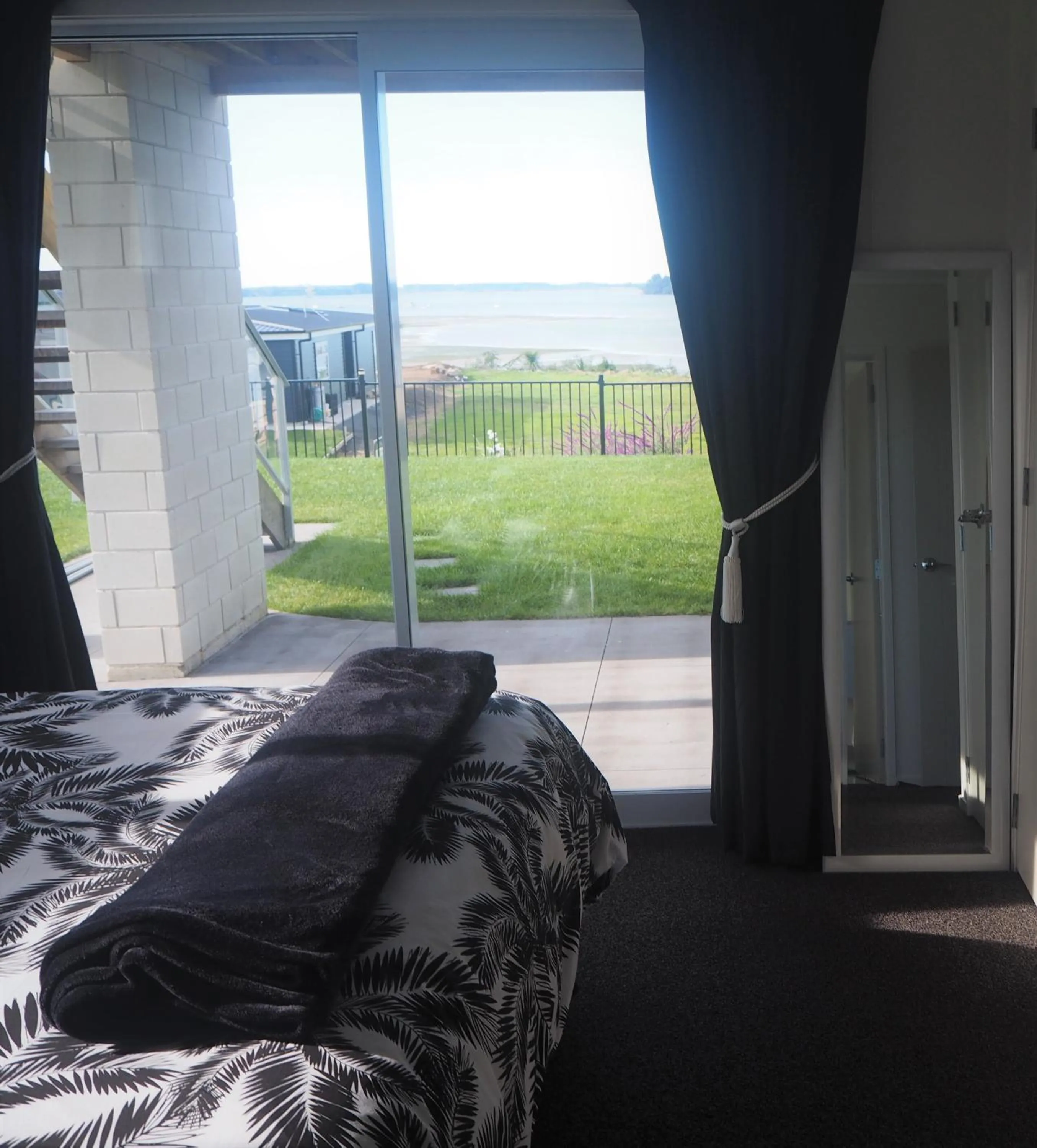 Bedroom, Bed in Omokoroa Sea View Apartment