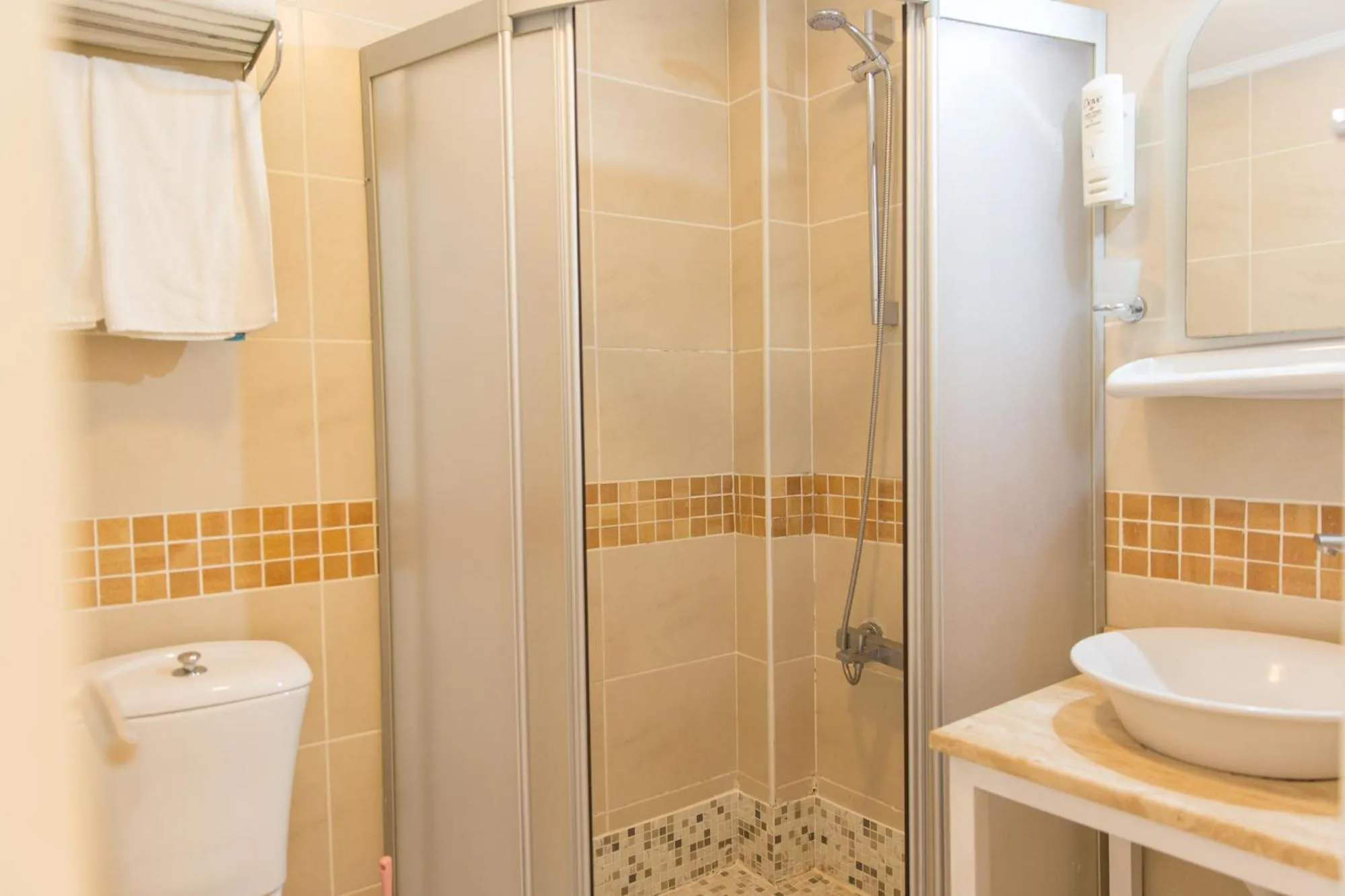 Bathroom in Kortan Hotel