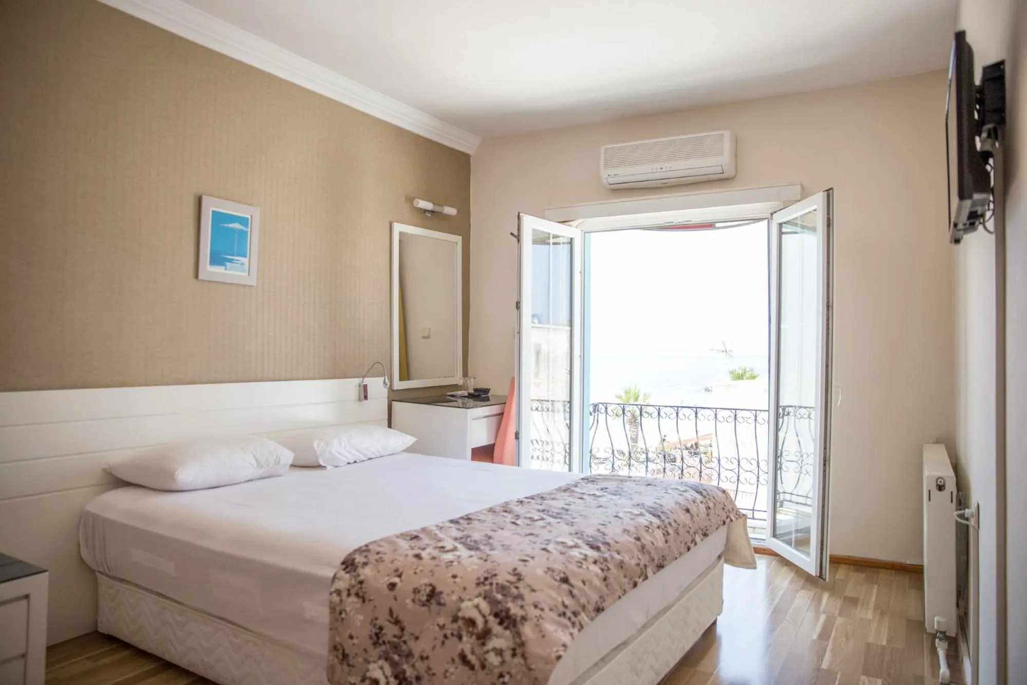 Photo of the whole room in Kortan Hotel