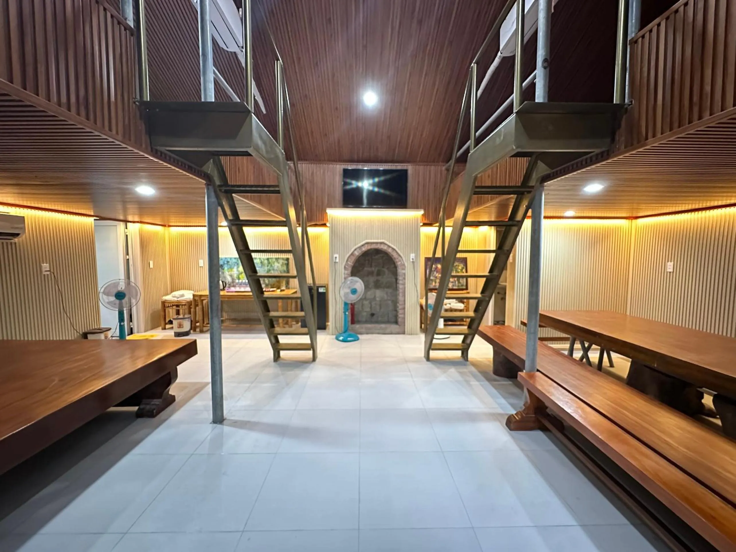 Photo of the whole room, Bed in Ngoc Linh Villas