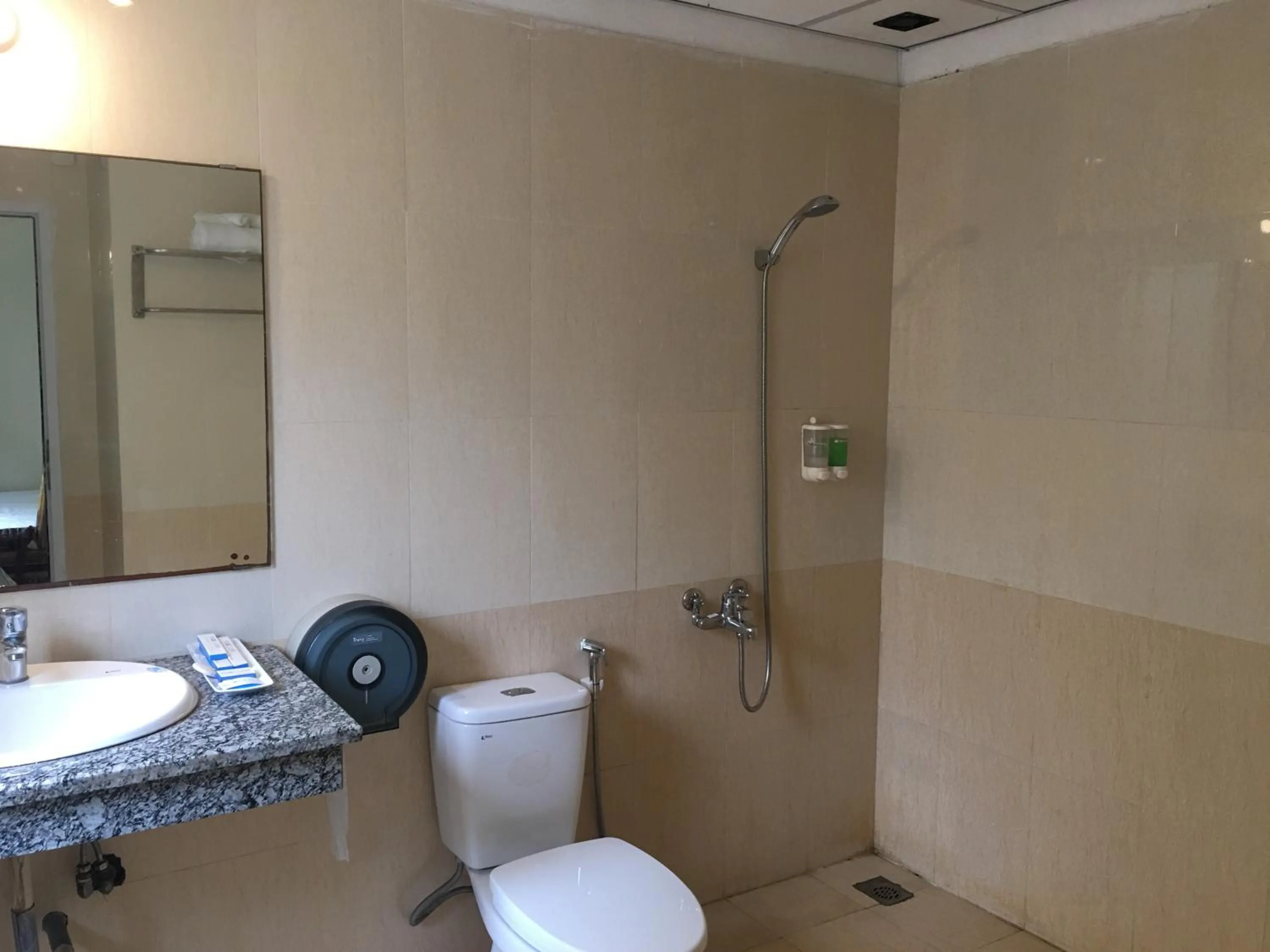 Shower in Ngoc Linh Villas