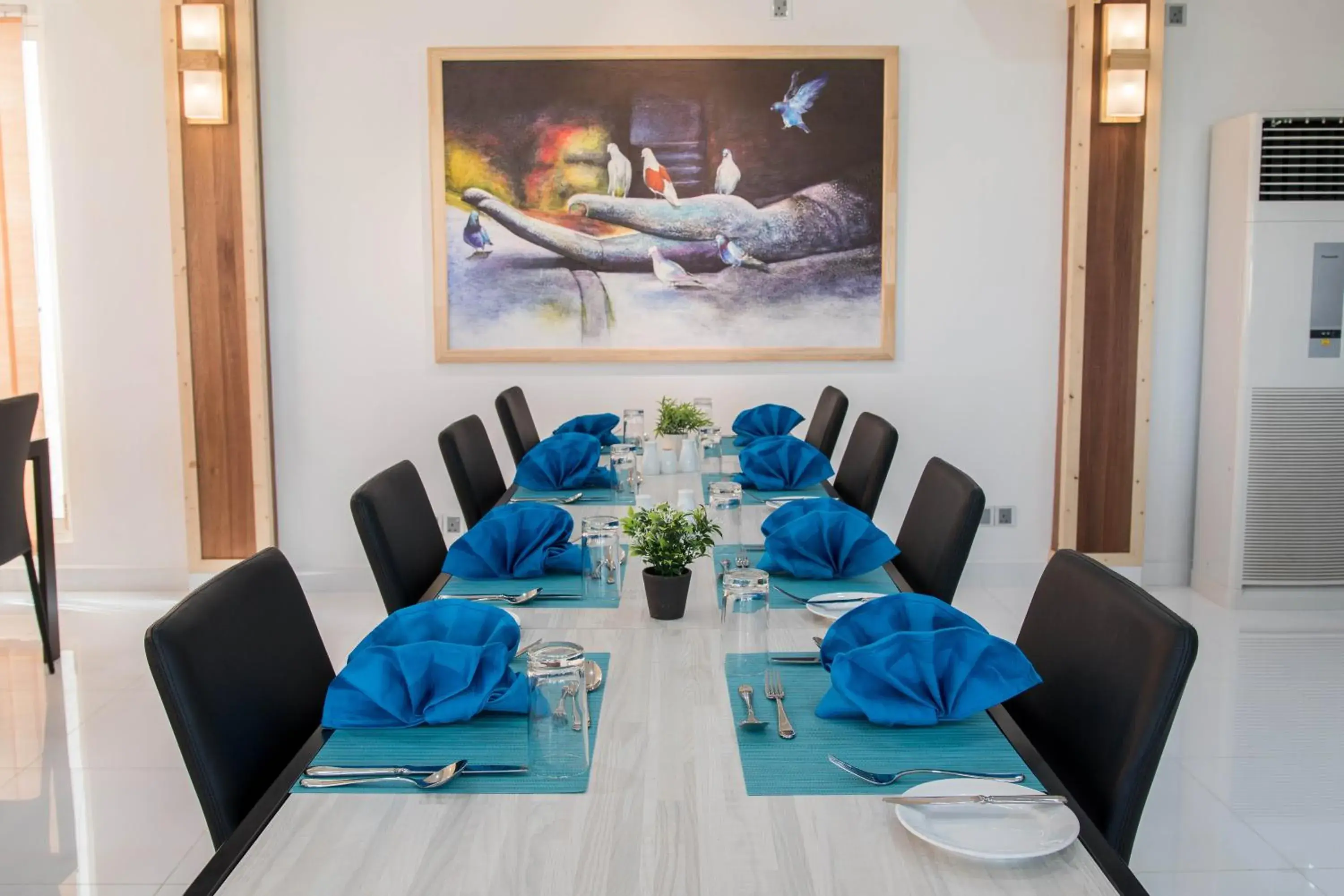 Restaurant/places to eat in Reef Edge Thulusdhoo, Maldives Restaurant/places to eat in Reef Edge Thulusdhoo, Maldives