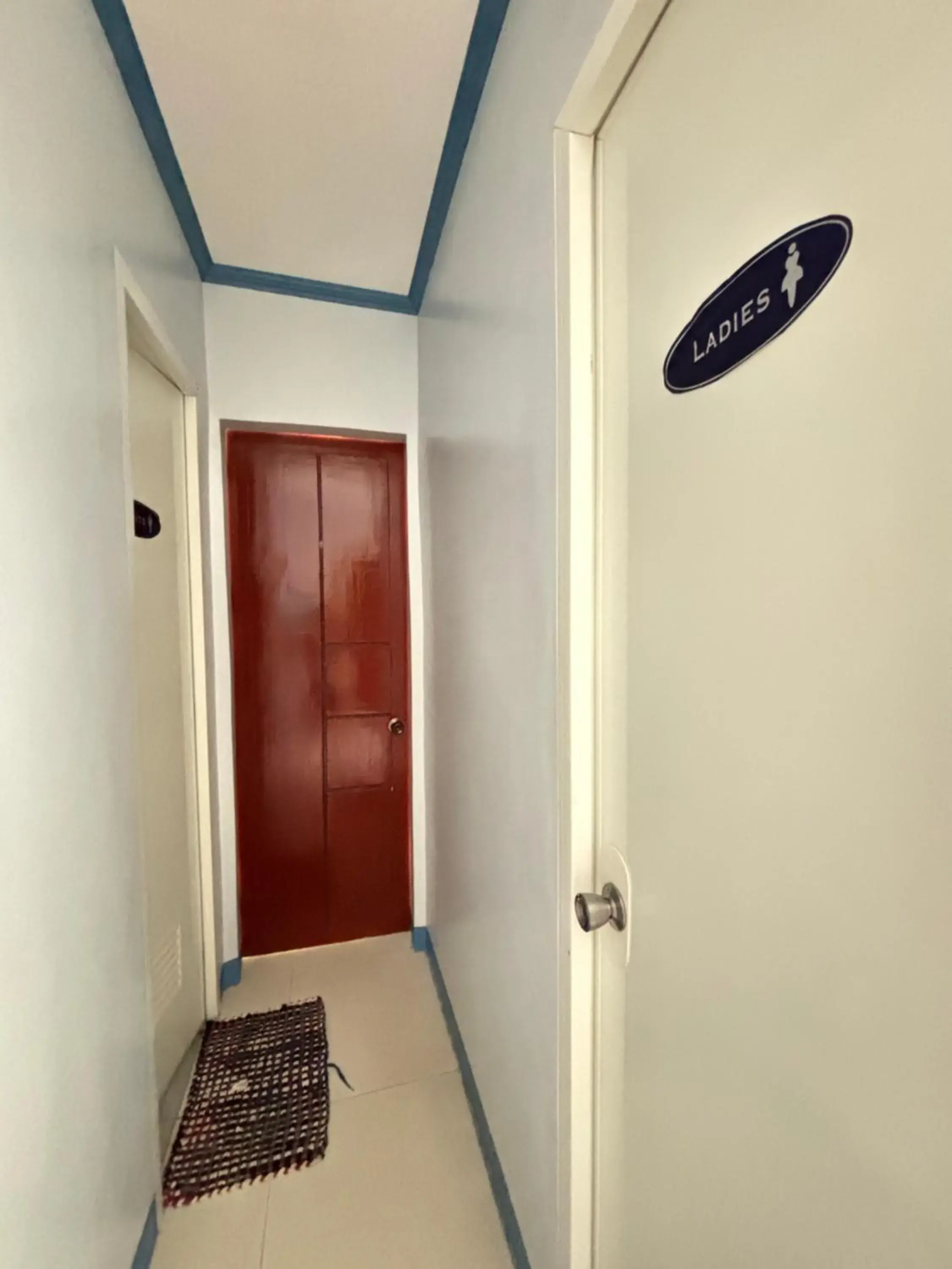 Budget Double Room - single occupancy in La Fela Pension House Budget Double Room - single occupancy in La Fela Pension House