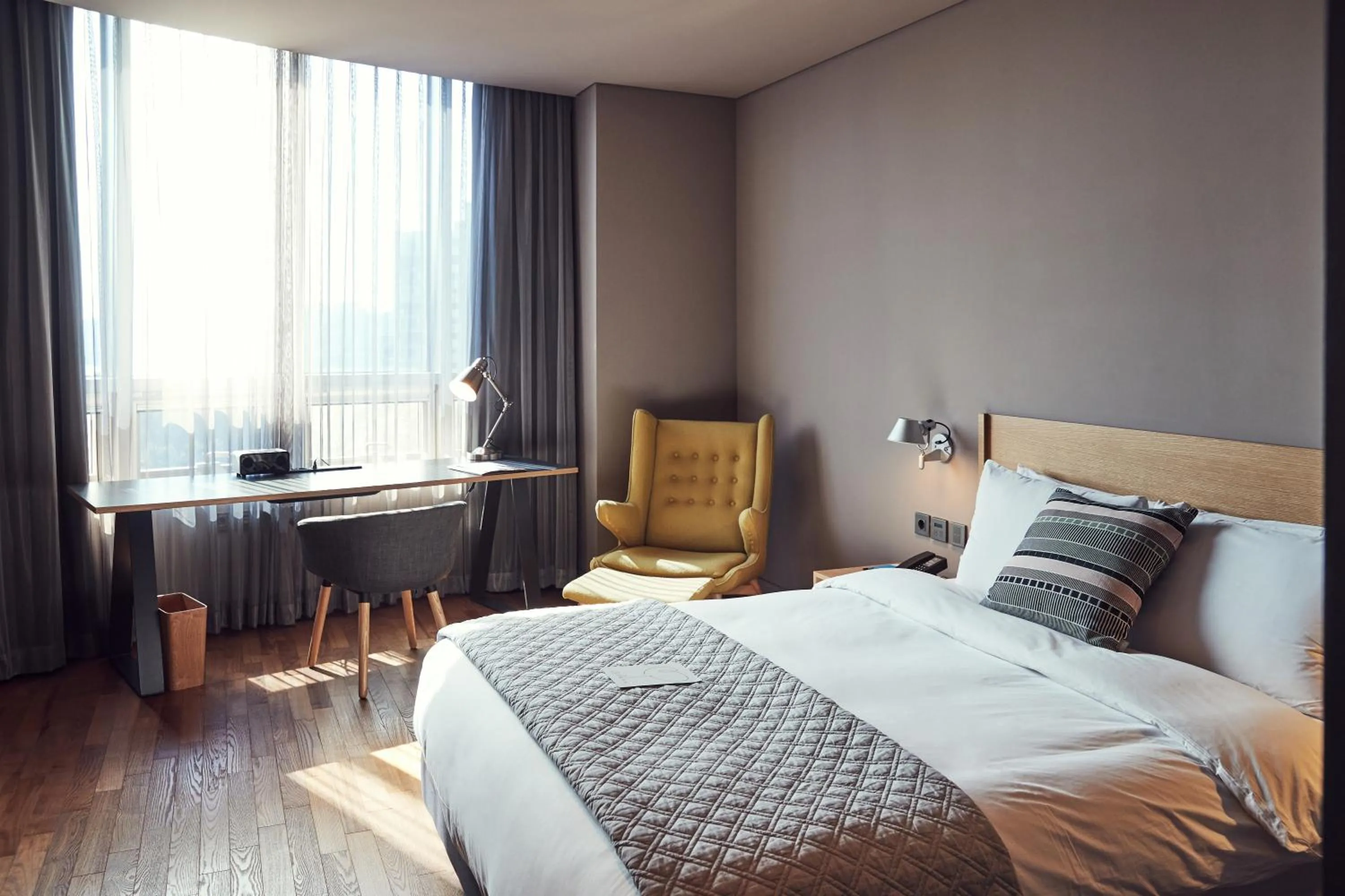 Bed in La Casa Hotel Seoul