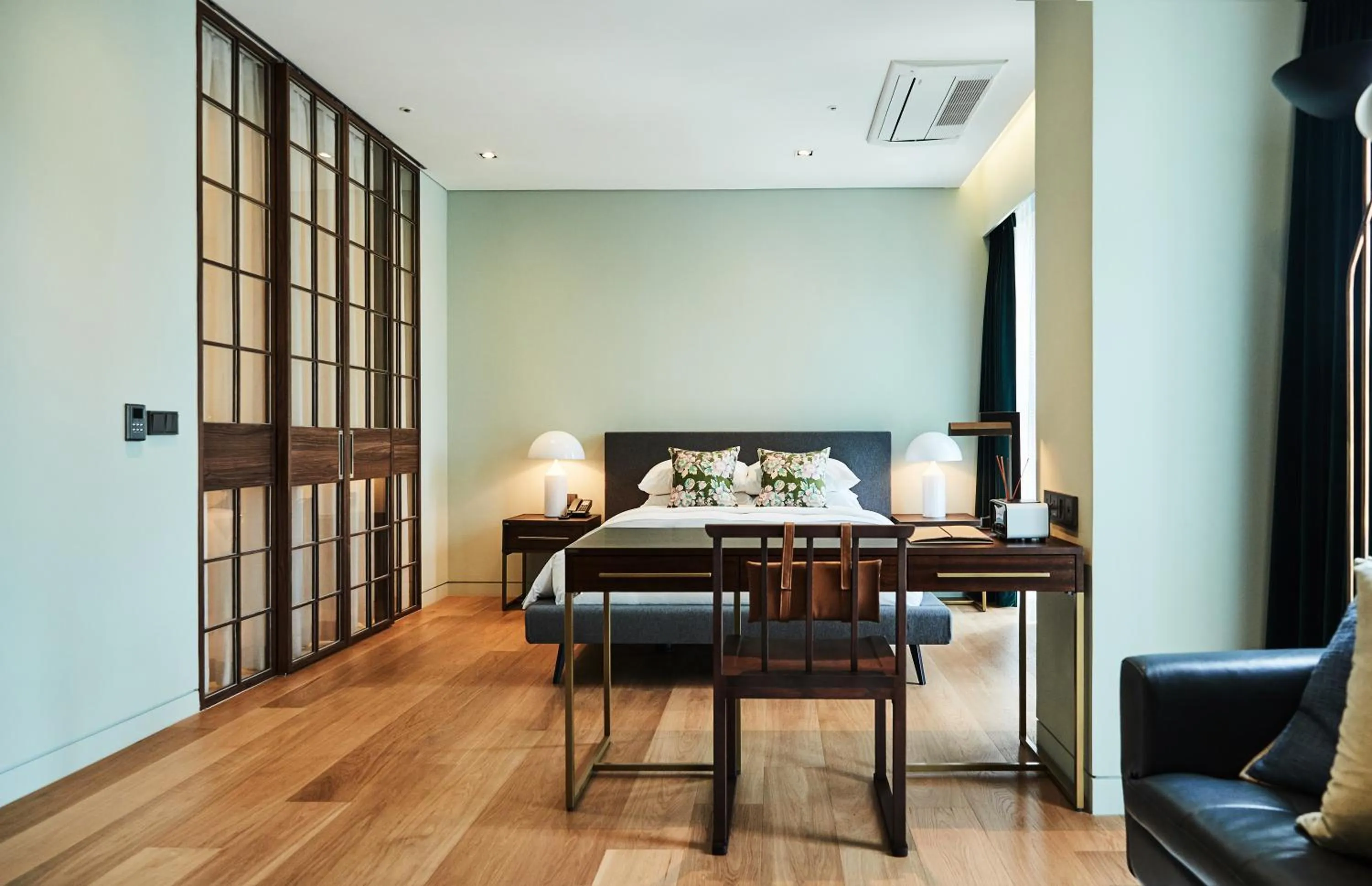 Bed in La Casa Hotel Seoul