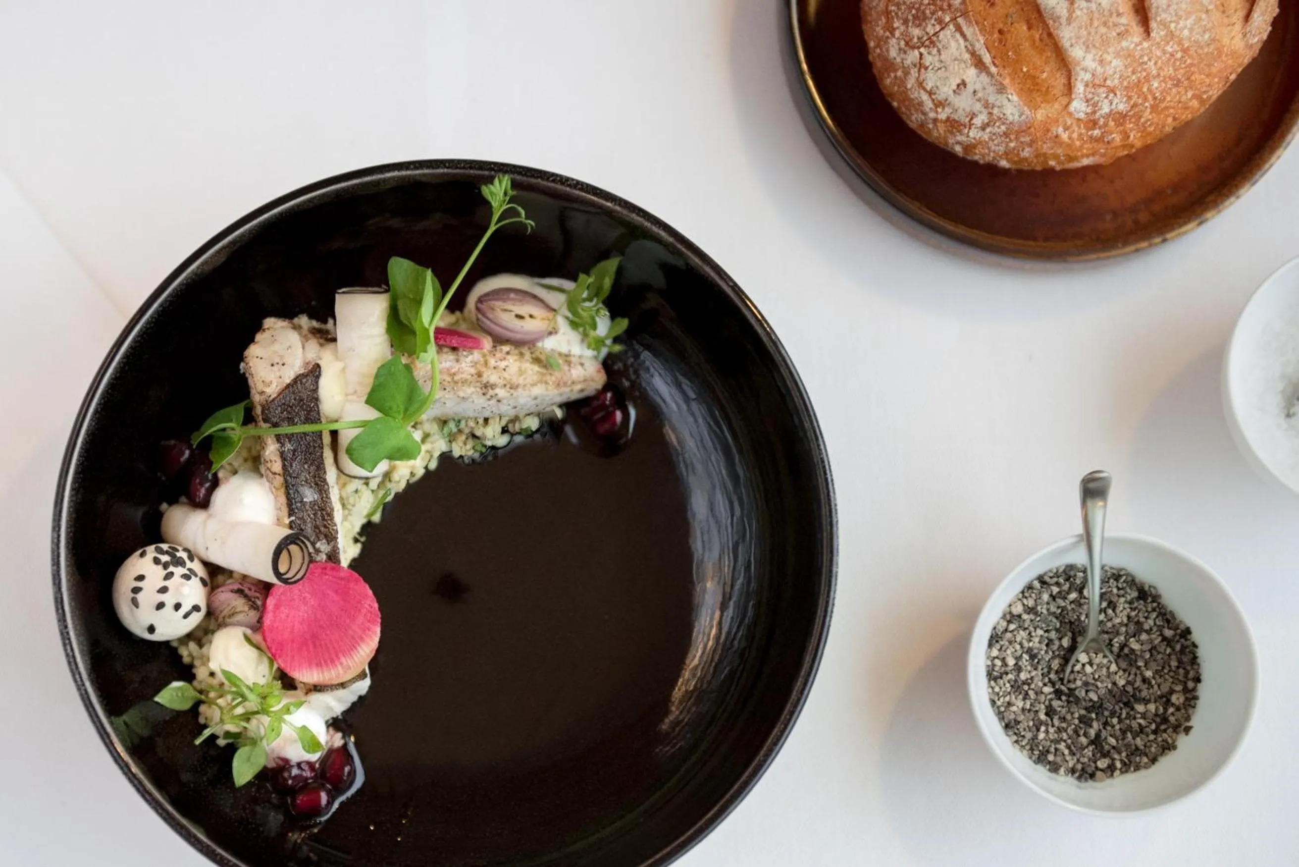 Restaurant/places to eat in Hotel Carnac