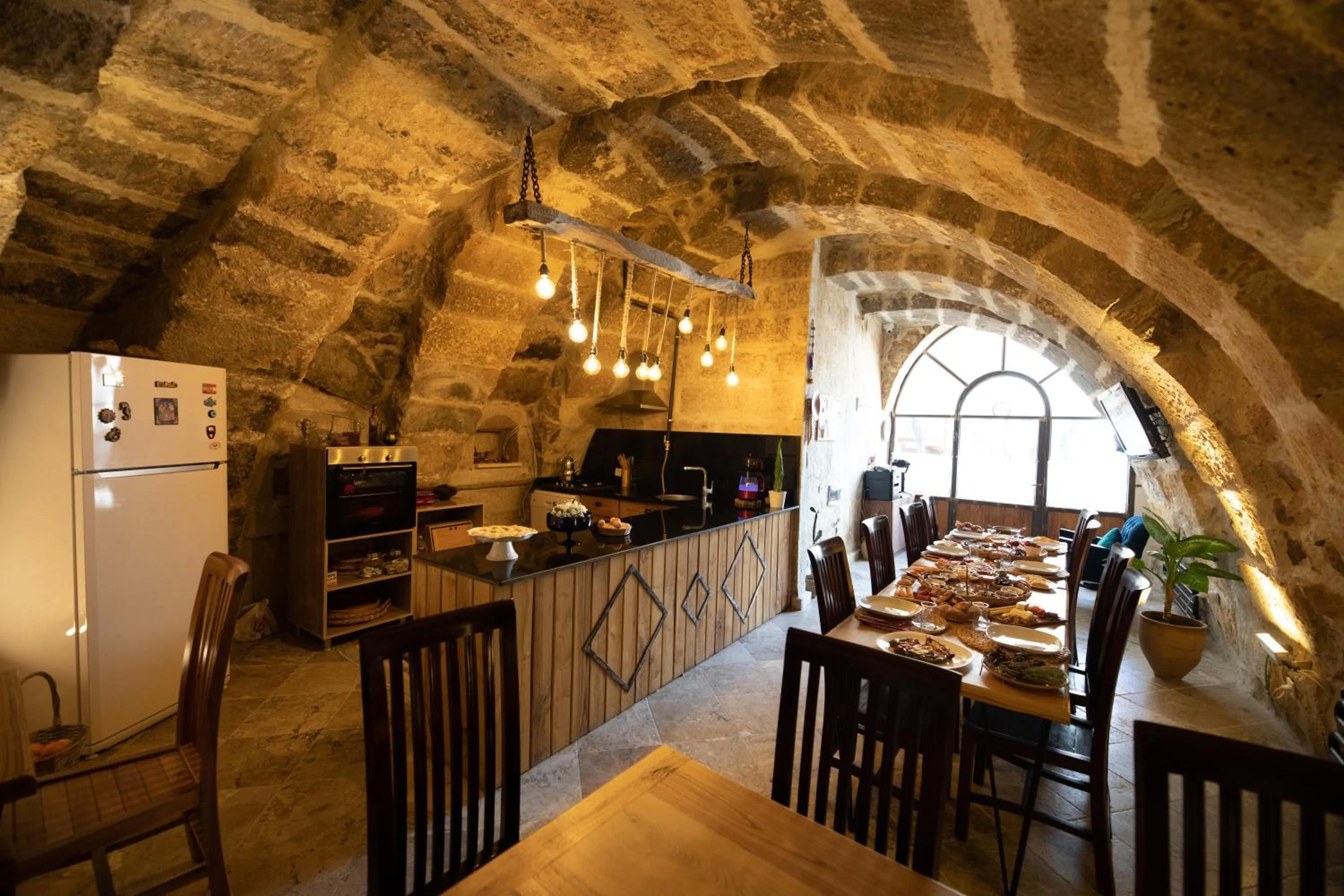 Restaurant/places to eat in terracota hotel