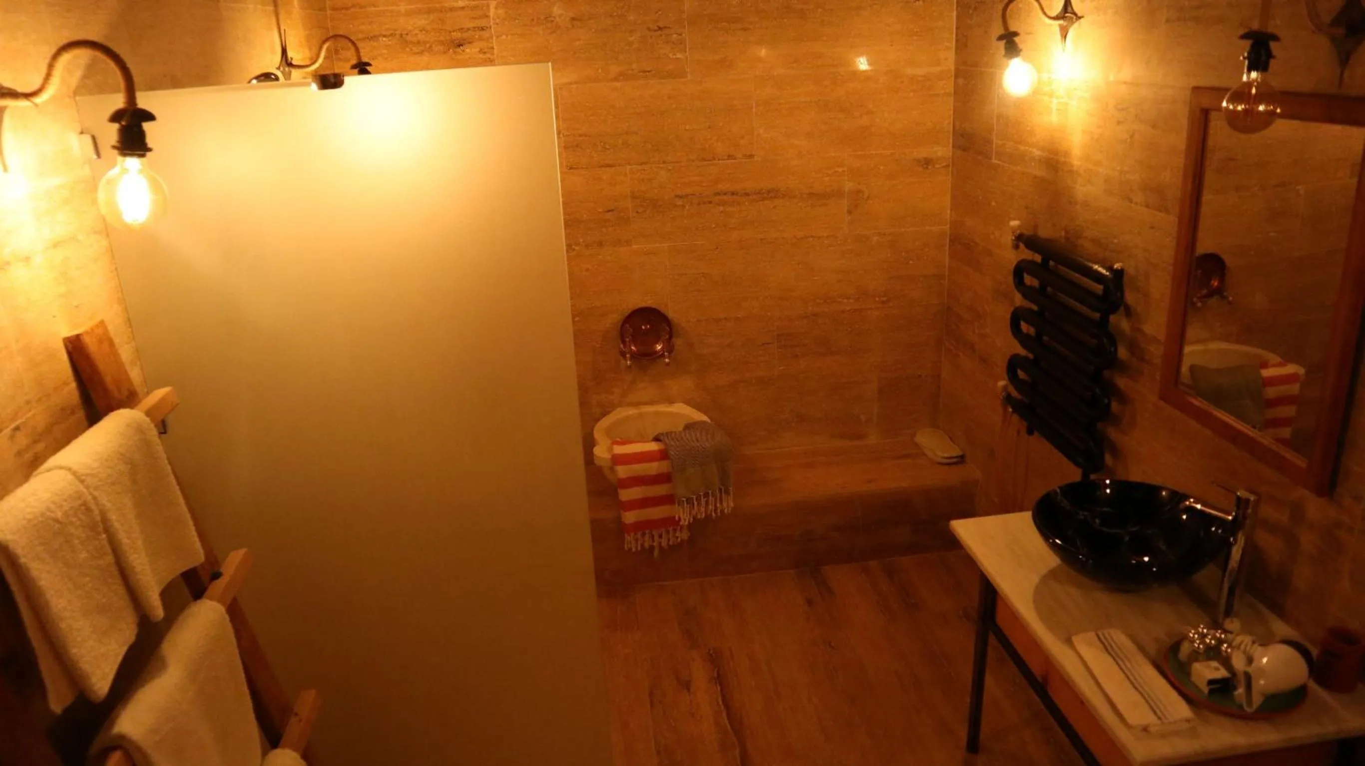 Bathroom in terracota hotel