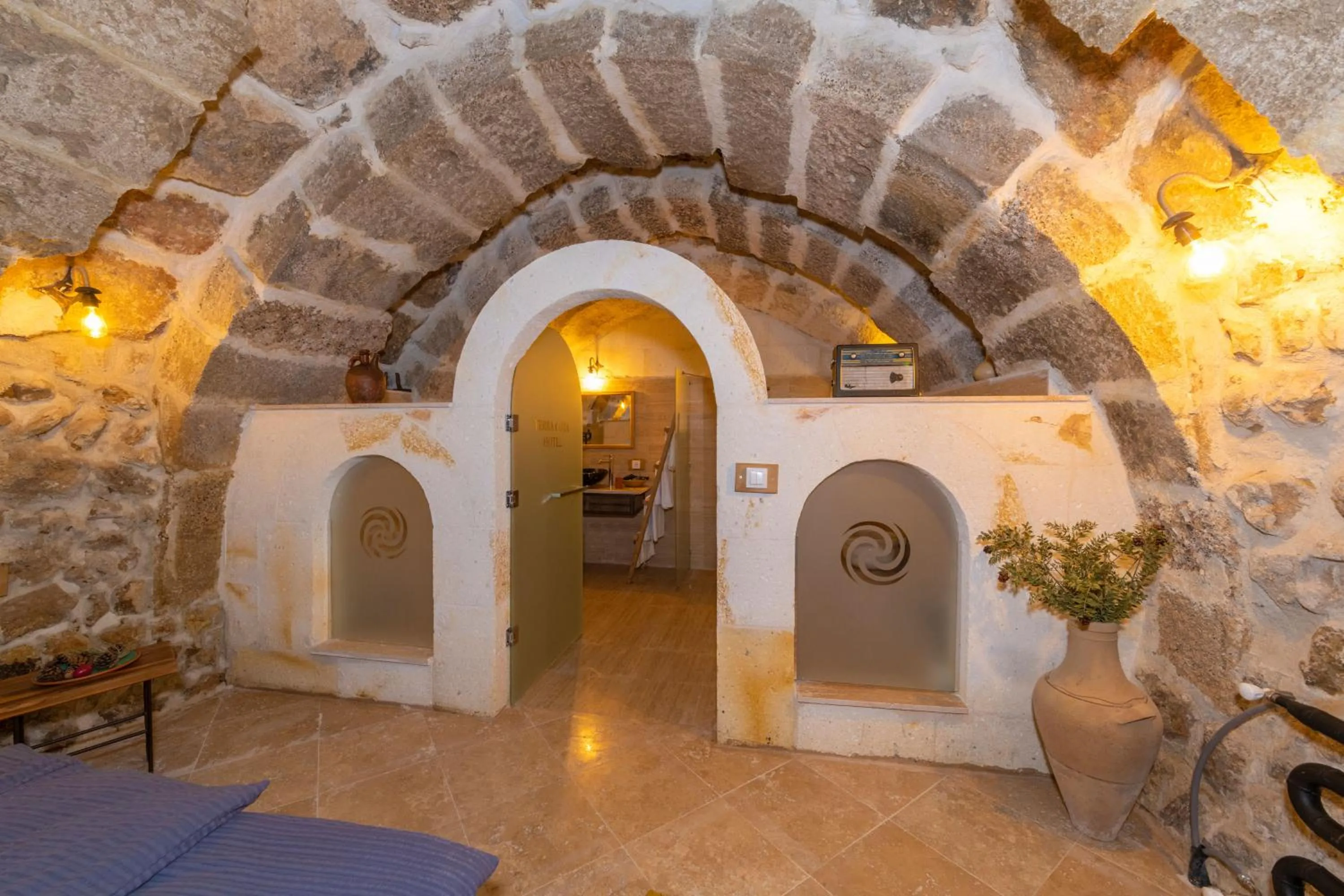 Facade/entrance in terracota hotel