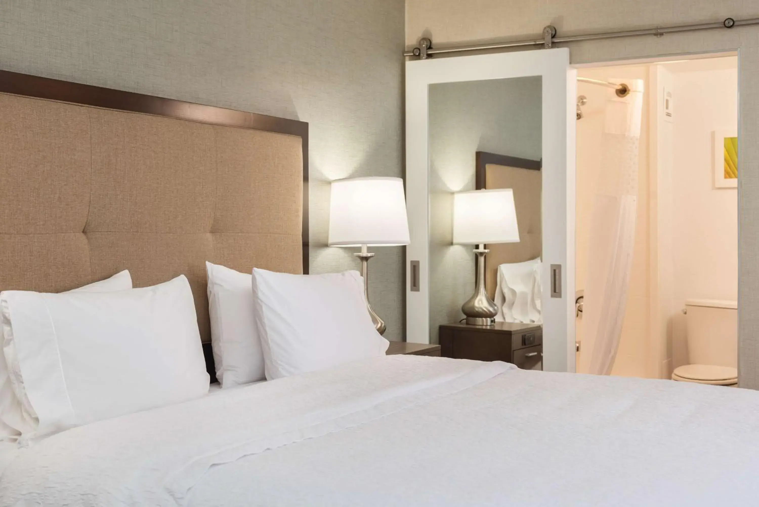 Bed in Hampton Inn Los Angeles-West Covina Bed in Hampton Inn Los Angeles-West Covina