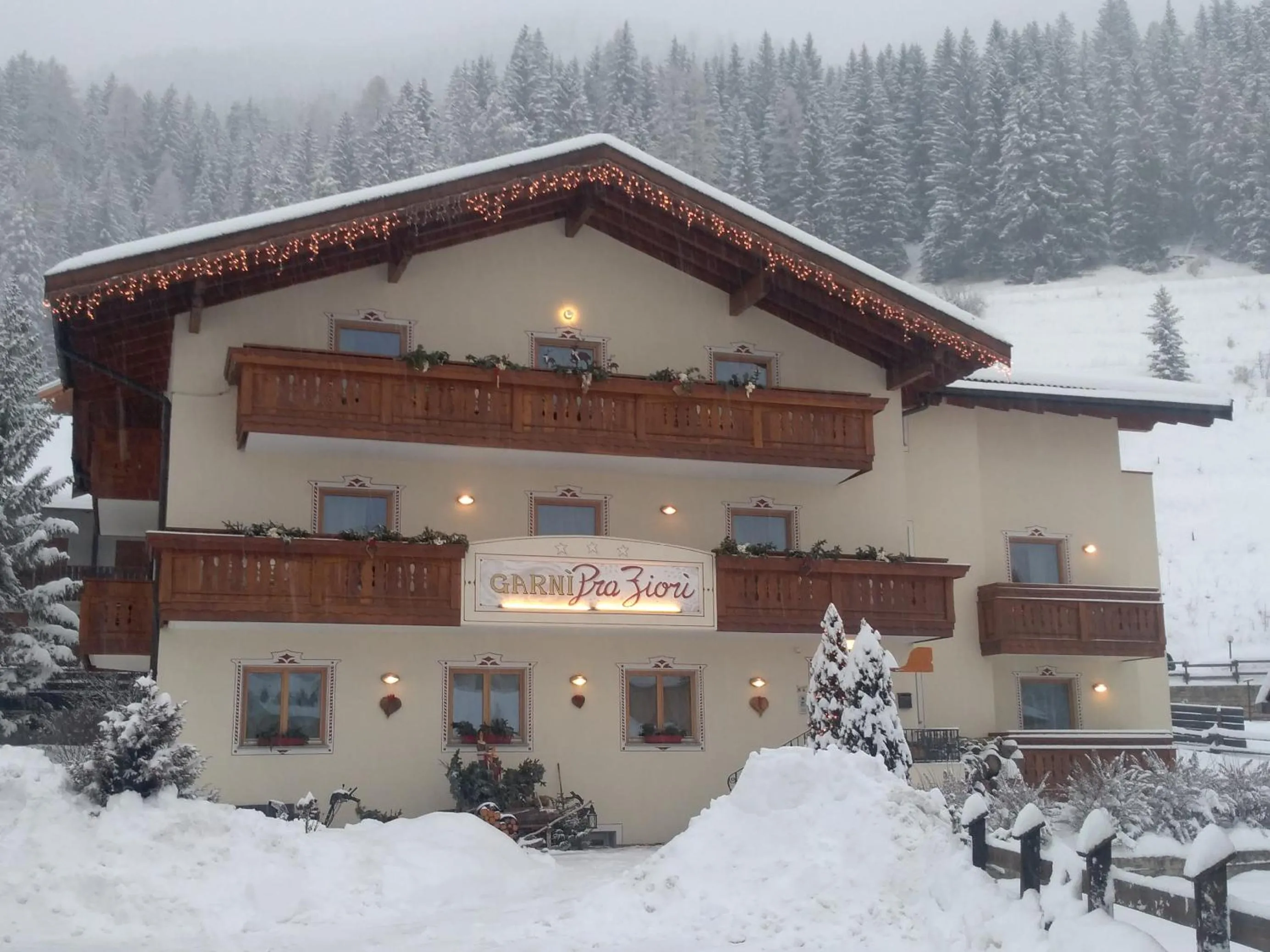 Property building in Garnì Prà Fiorì