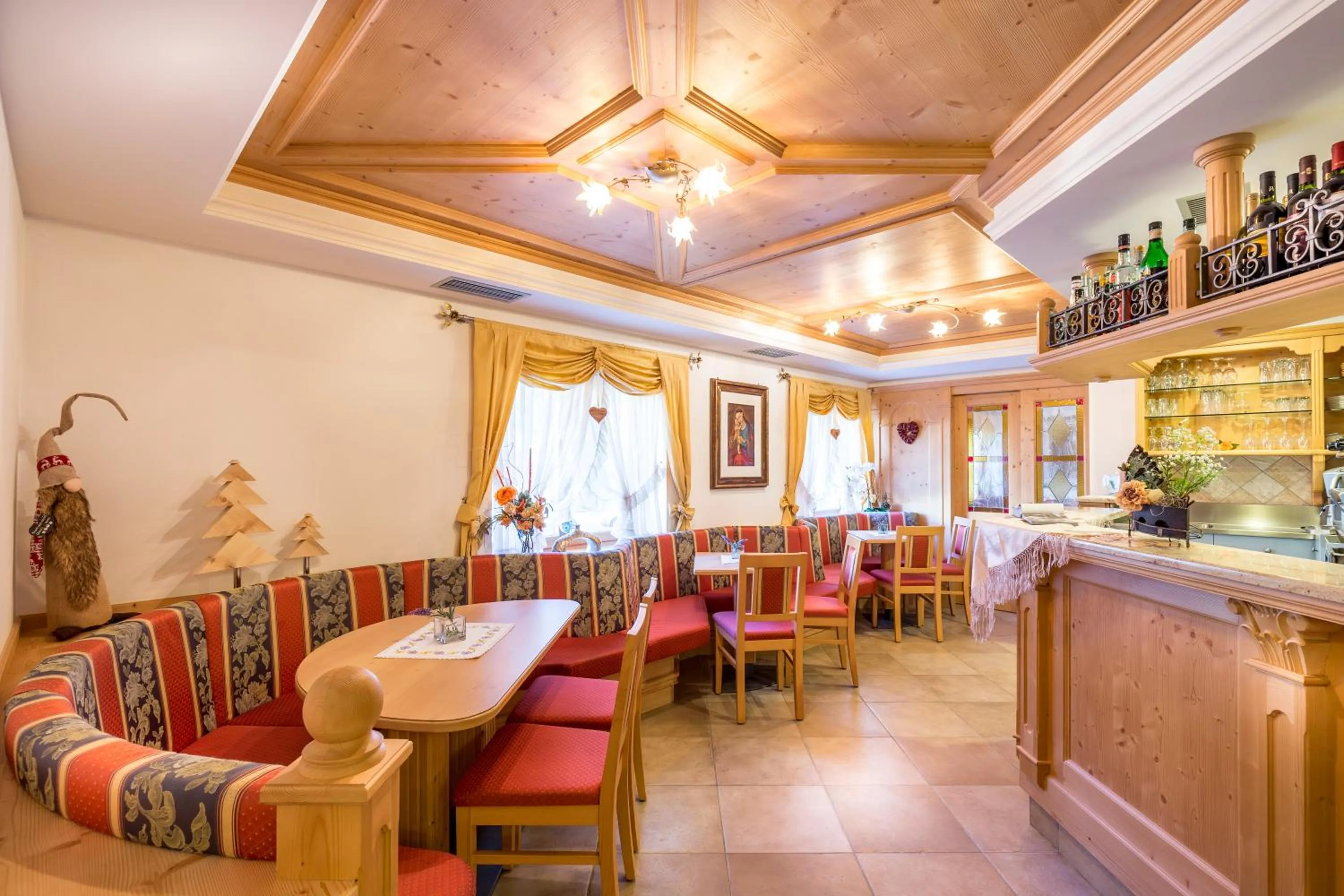 Lounge or bar in Garnì Prà Fiorì