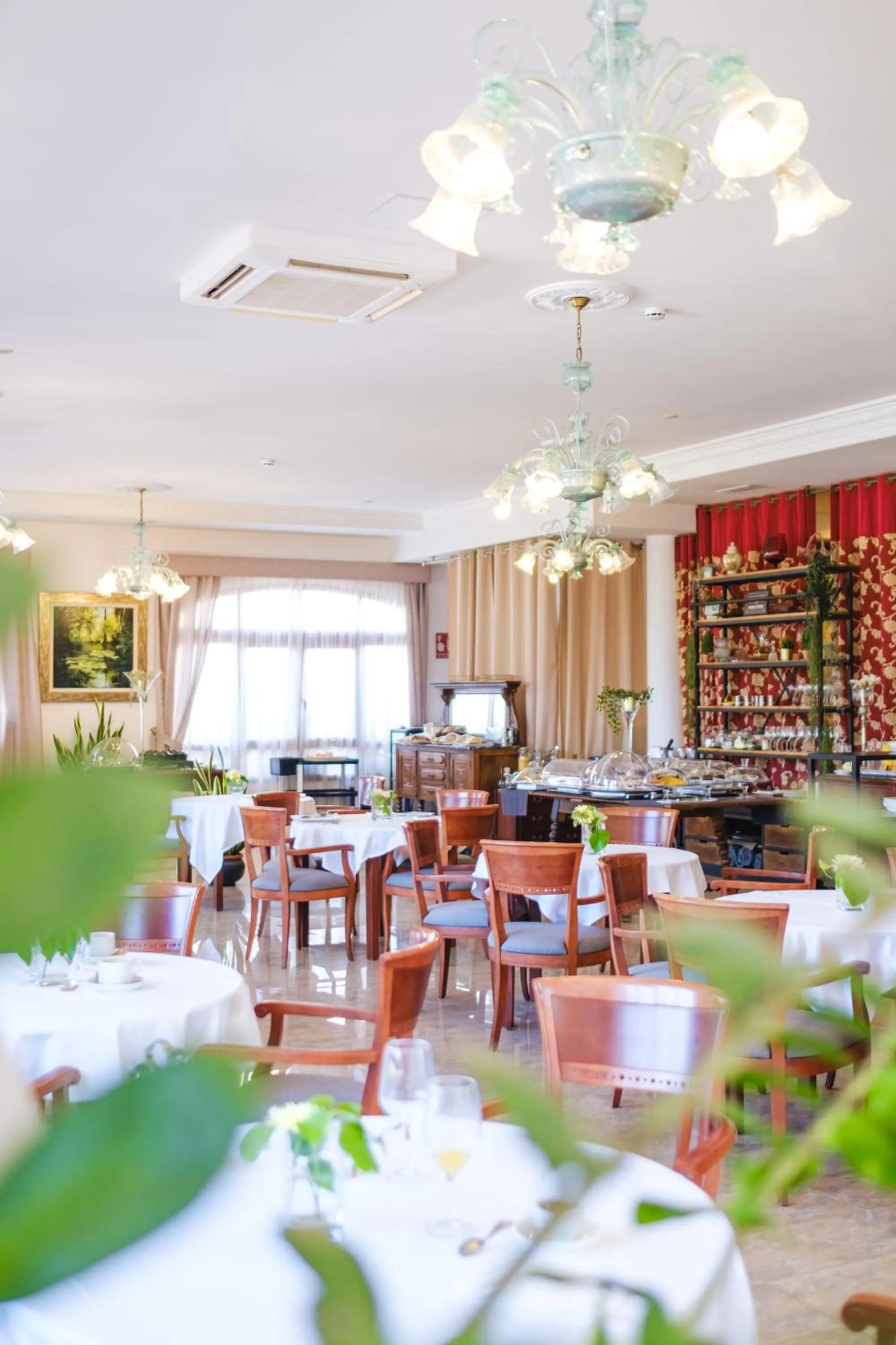 Restaurant/places to eat in Hotel Ciutat Jardi