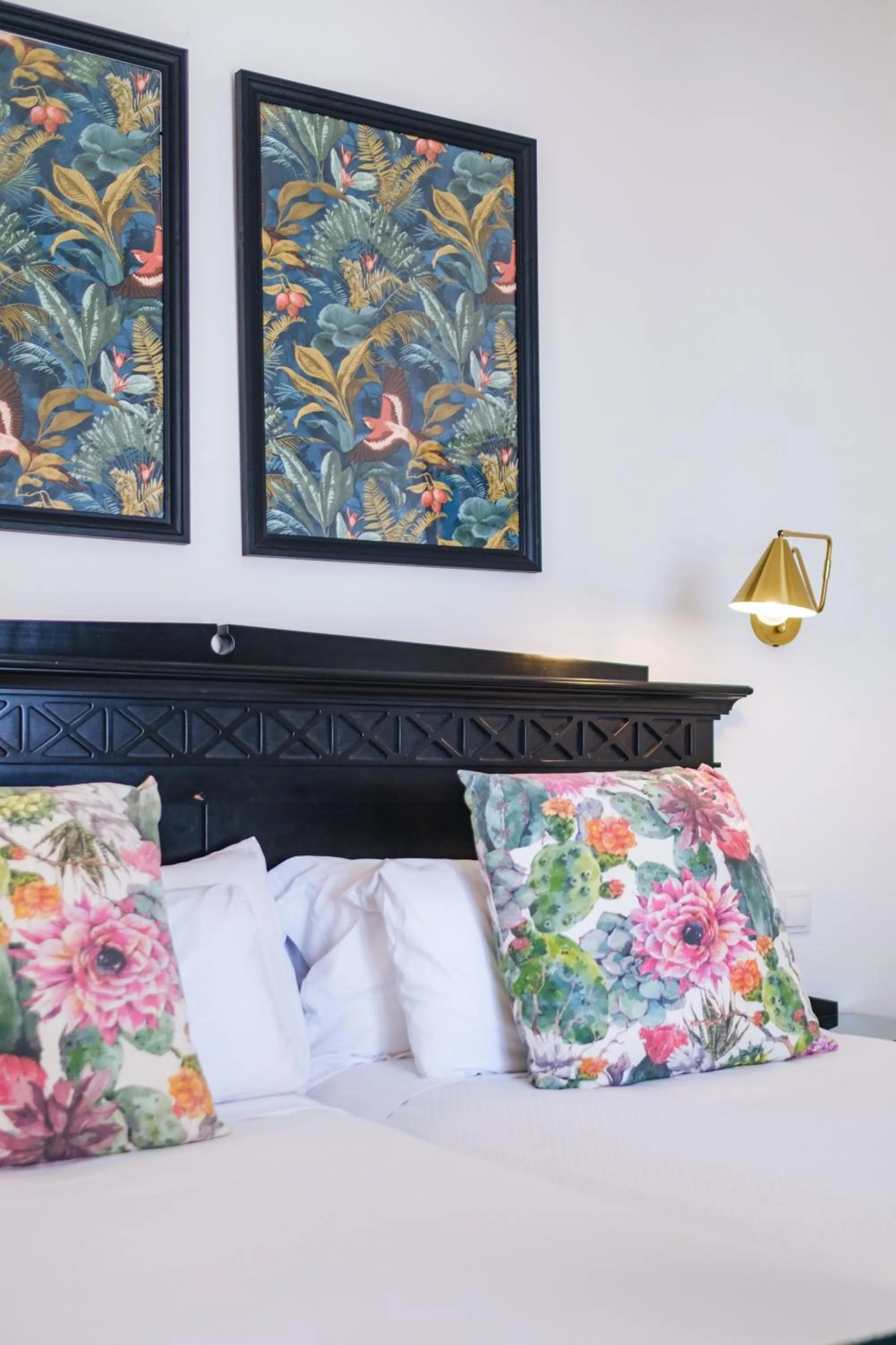 Decorative detail, Bed in Hotel Ciutat Jardi