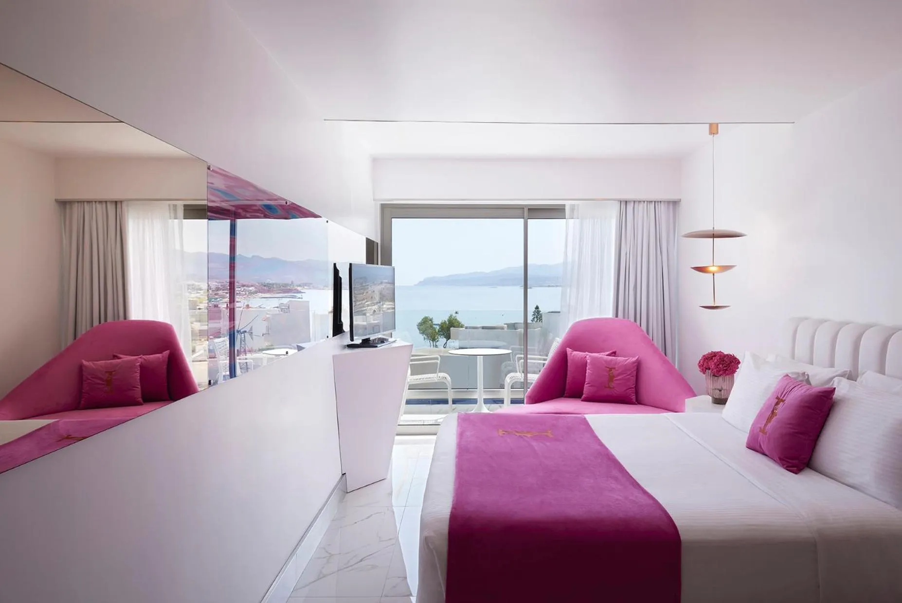 Bedroom, Bed in I Resort Beach Hotel & Spa