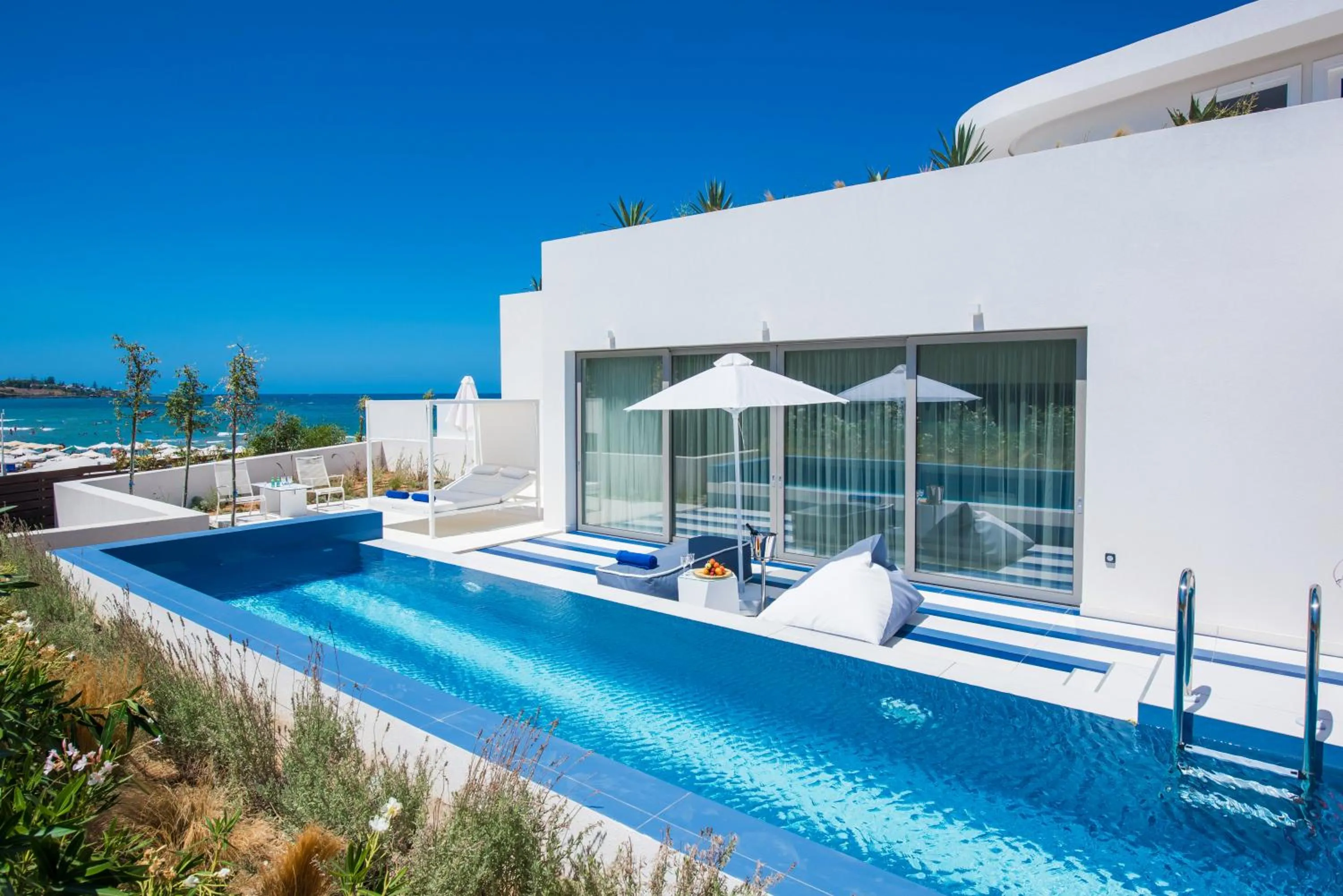 Pool view in I Resort Beach Hotel & Spa