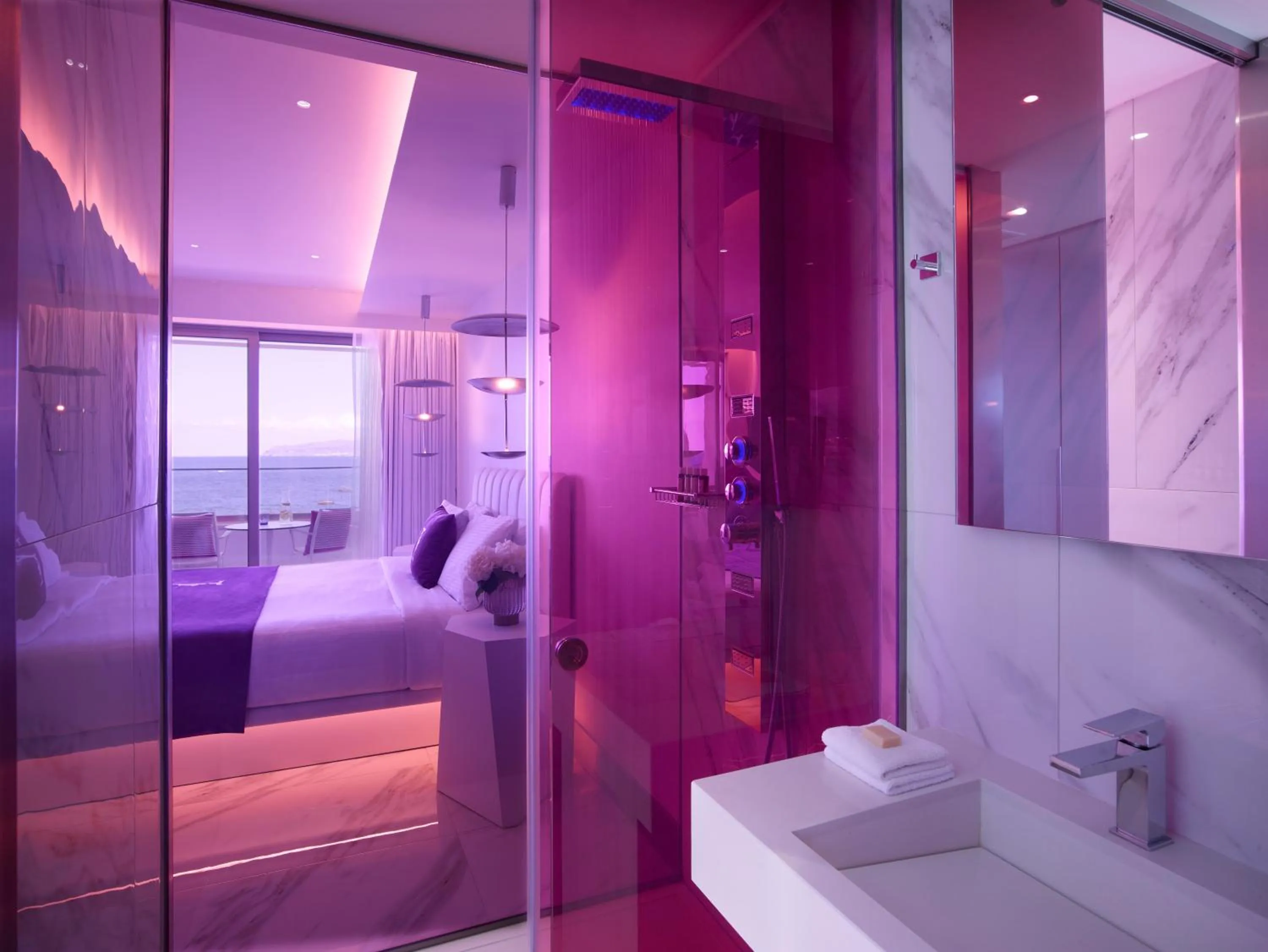 Bathroom, Bed in I Resort Beach Hotel & Spa