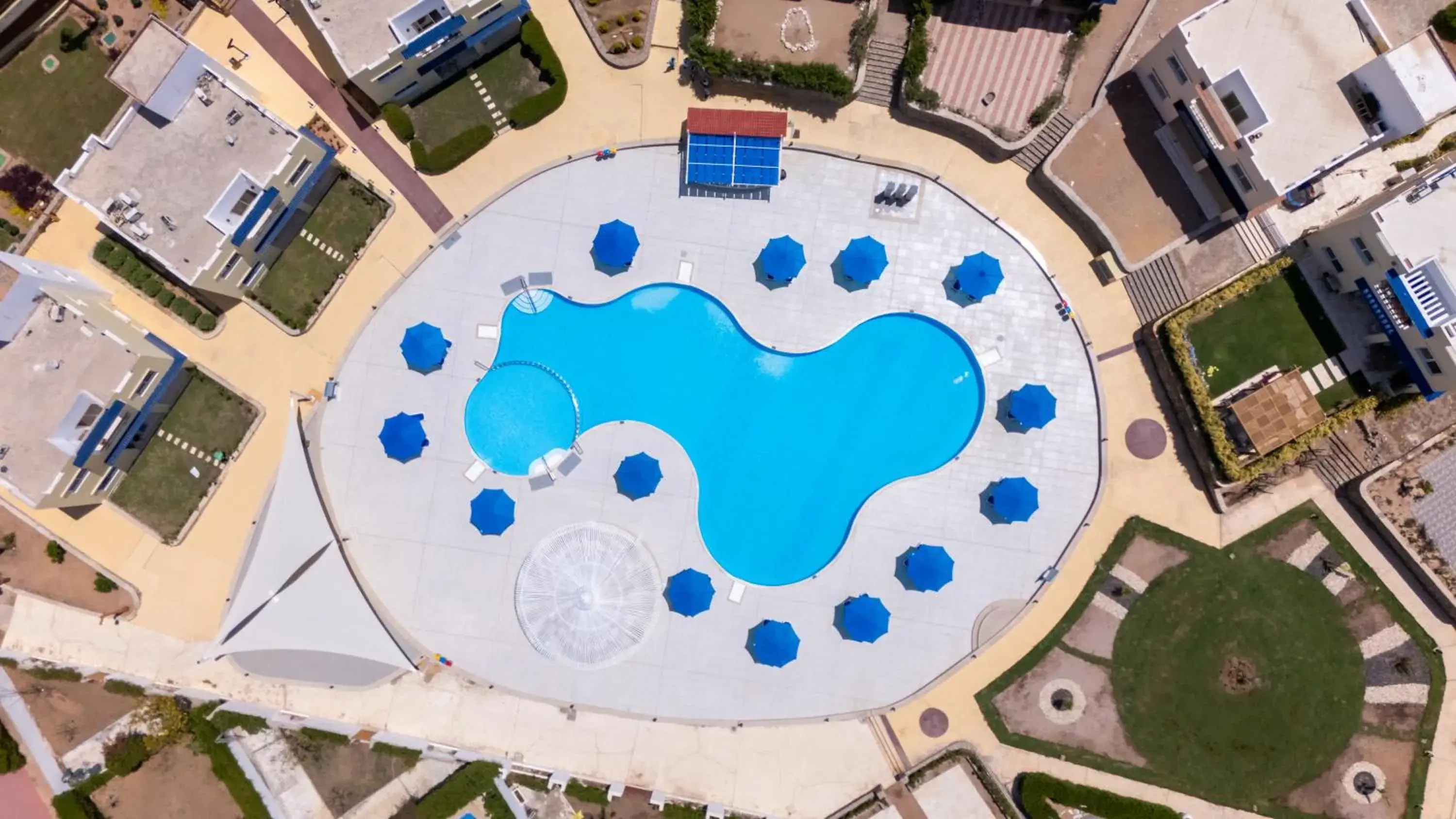 Swimming pool in Amwaj Oyoun Resort Swimming pool in Amwaj Oyoun Resort