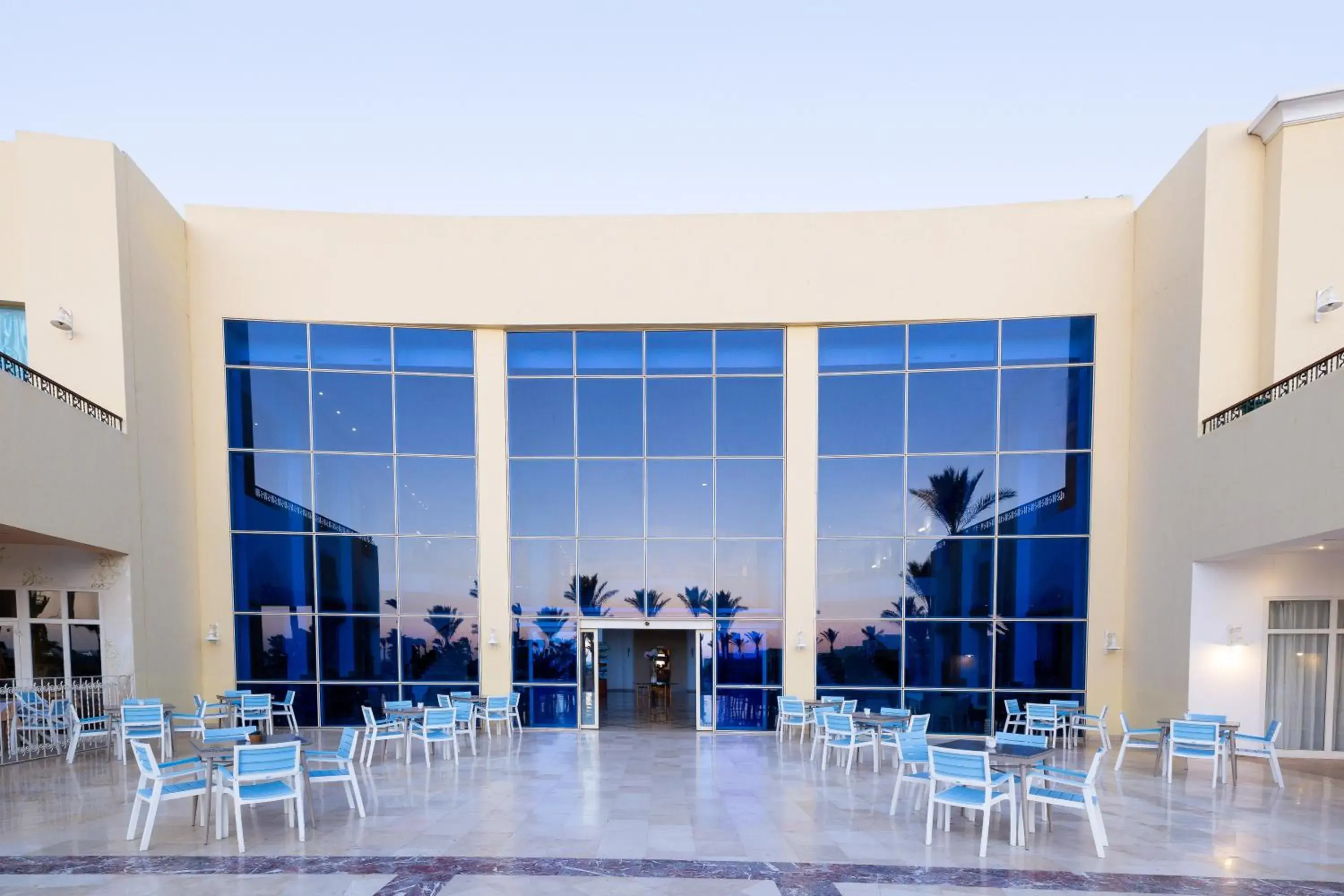 Lounge or bar in Amwaj Oyoun Resort Lounge or bar in Amwaj Oyoun Resort