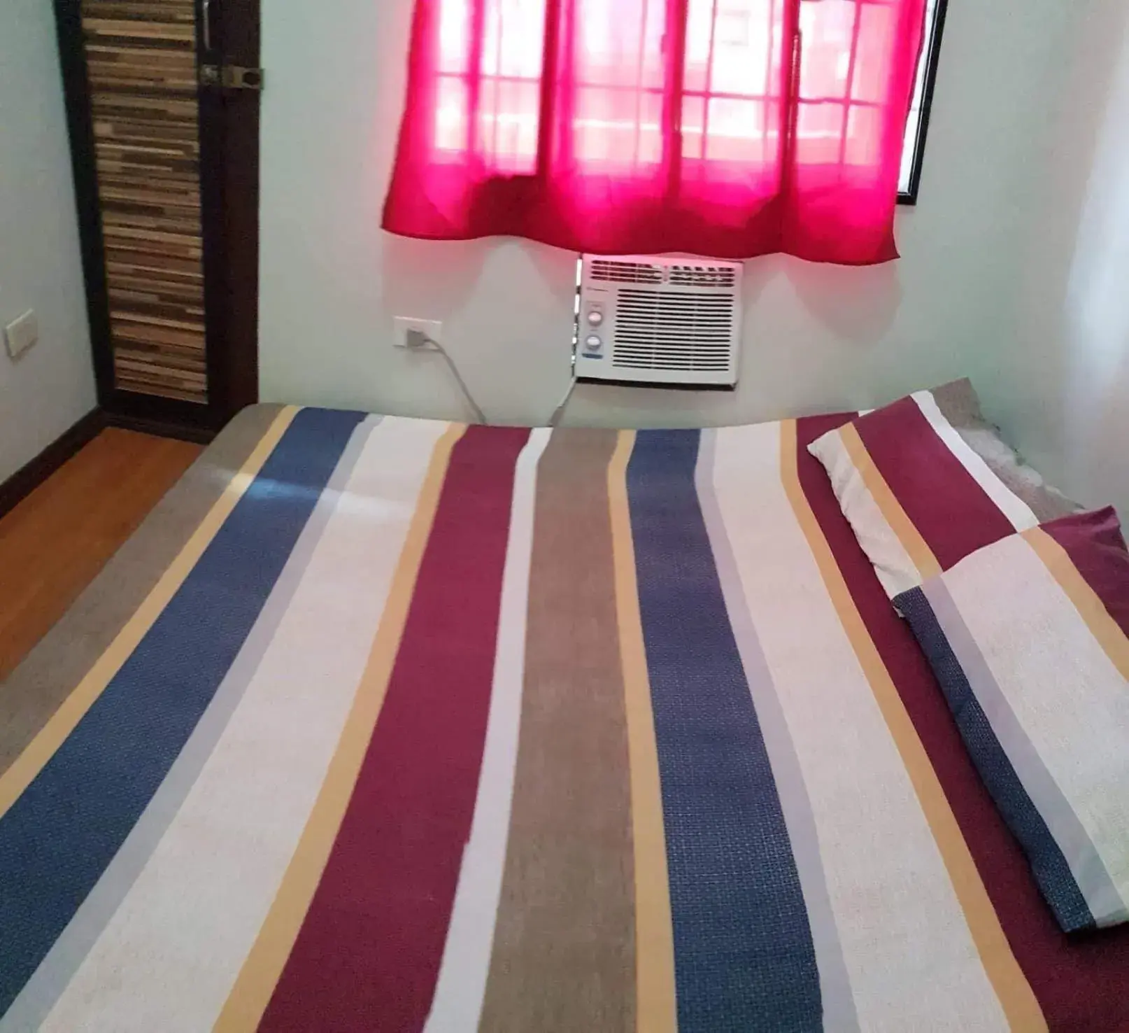 Bed in Lemon Transient House Bed in Lemon Transient House