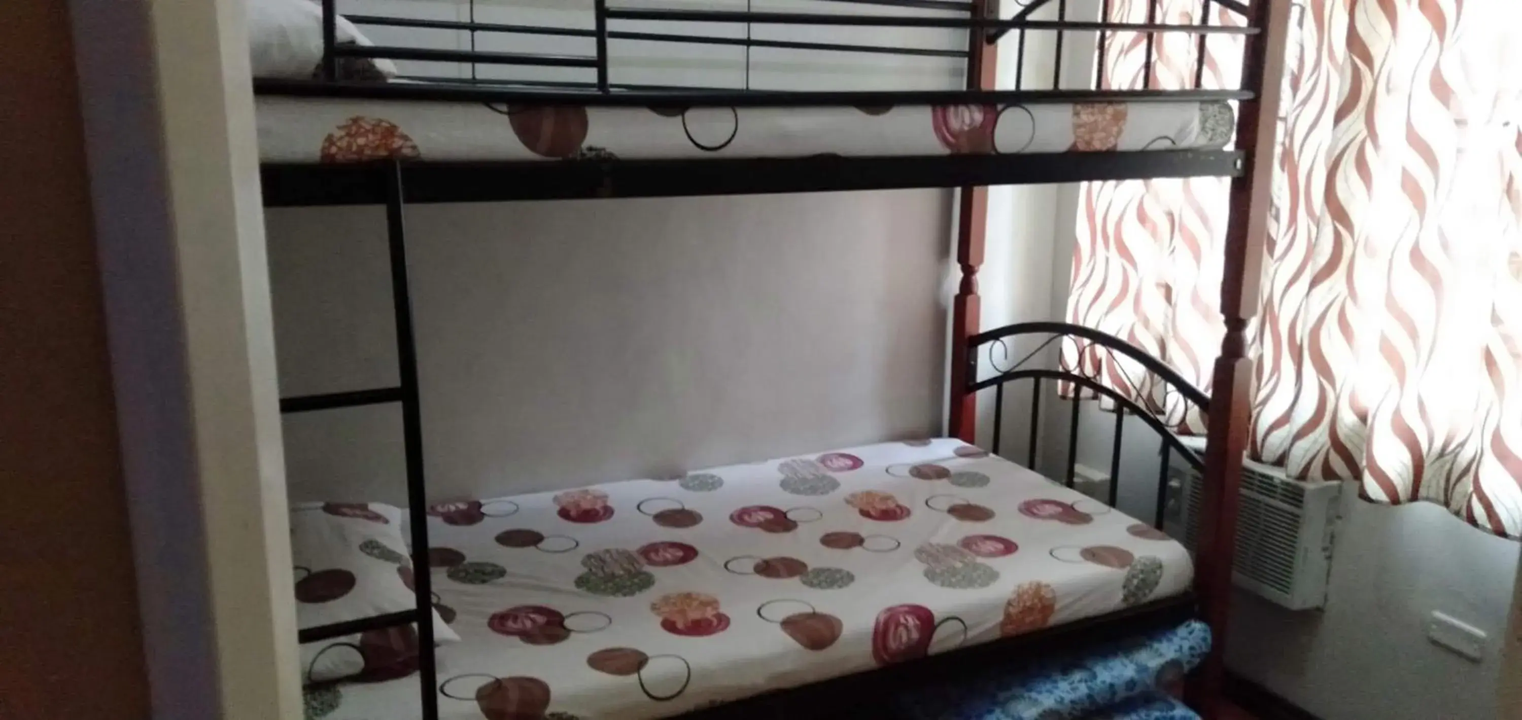 Bed in Lemon Transient House Bed in Lemon Transient House