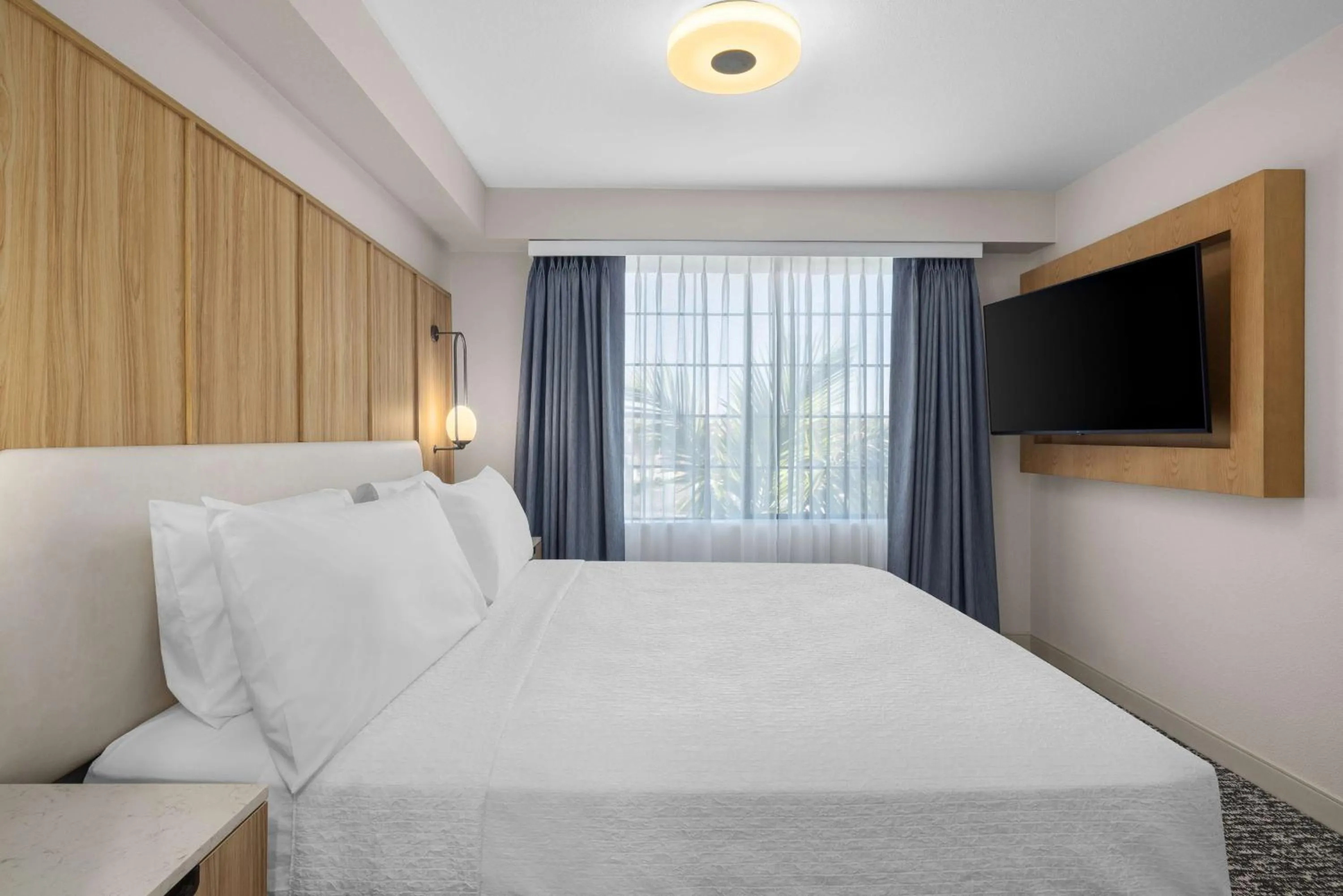 Bed in Homewood Suites by Hilton San Diego Airport-Liberty Station