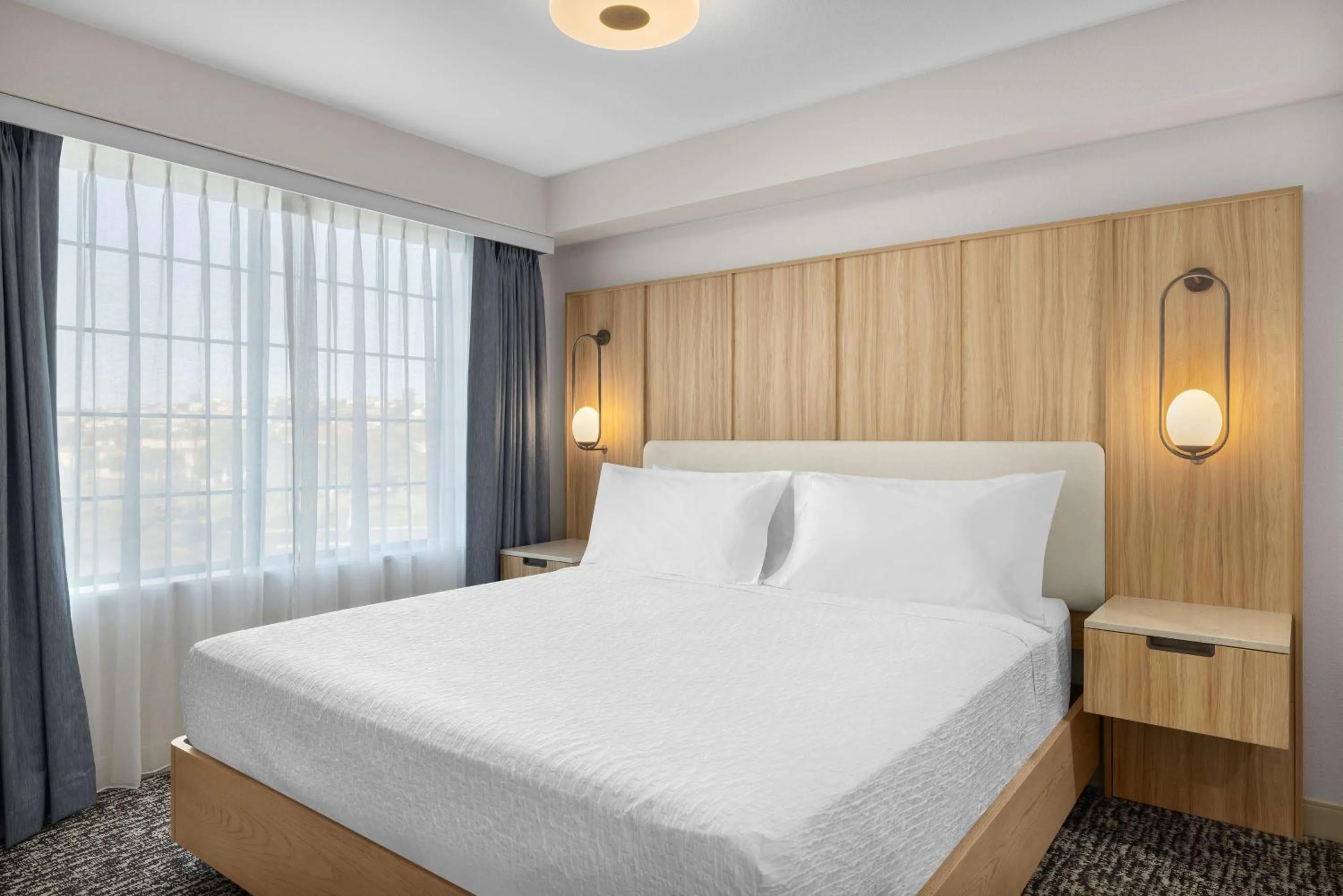 Bed in Homewood Suites by Hilton San Diego Airport-Liberty Station