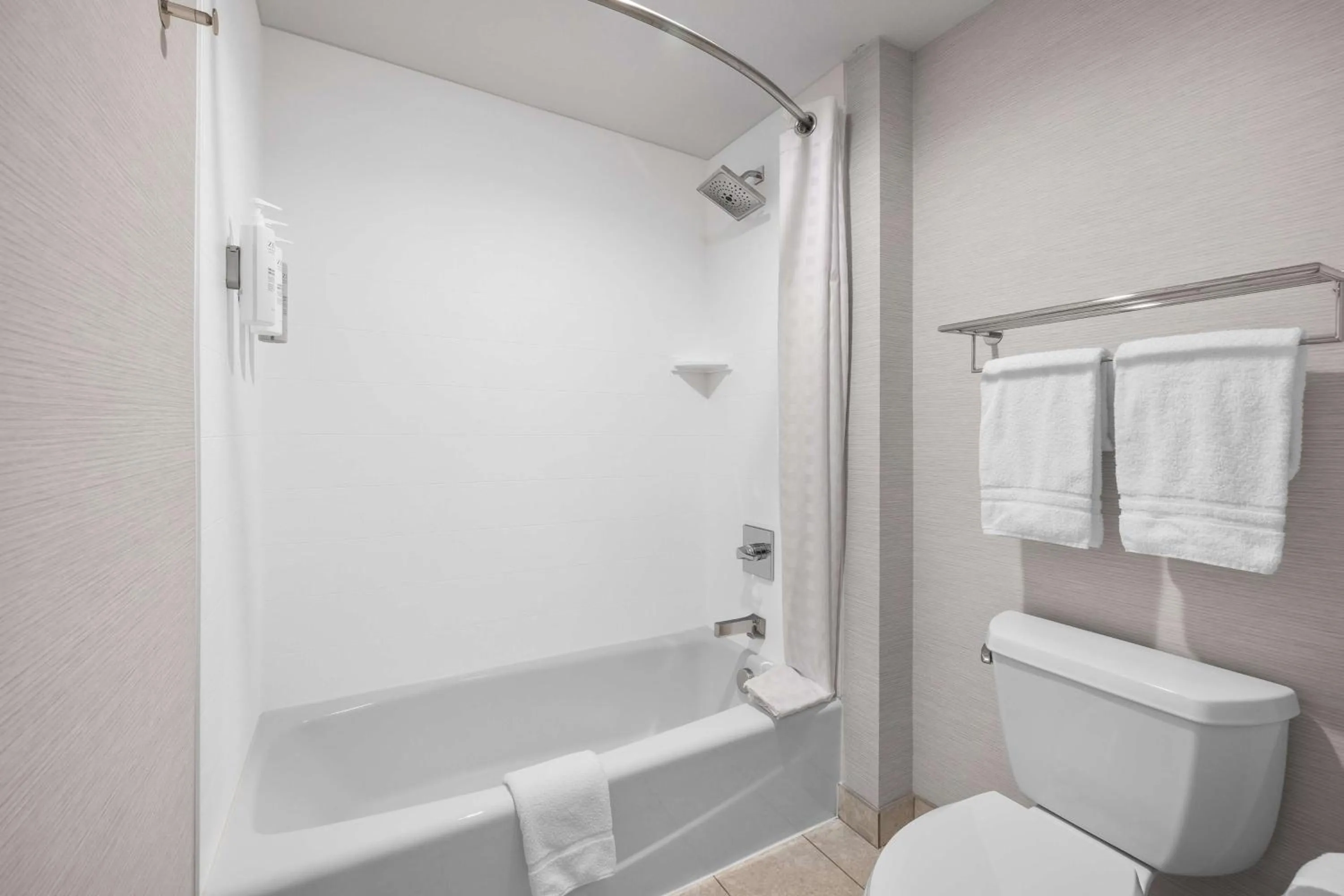 Bathroom in Homewood Suites by Hilton San Diego Airport-Liberty Station