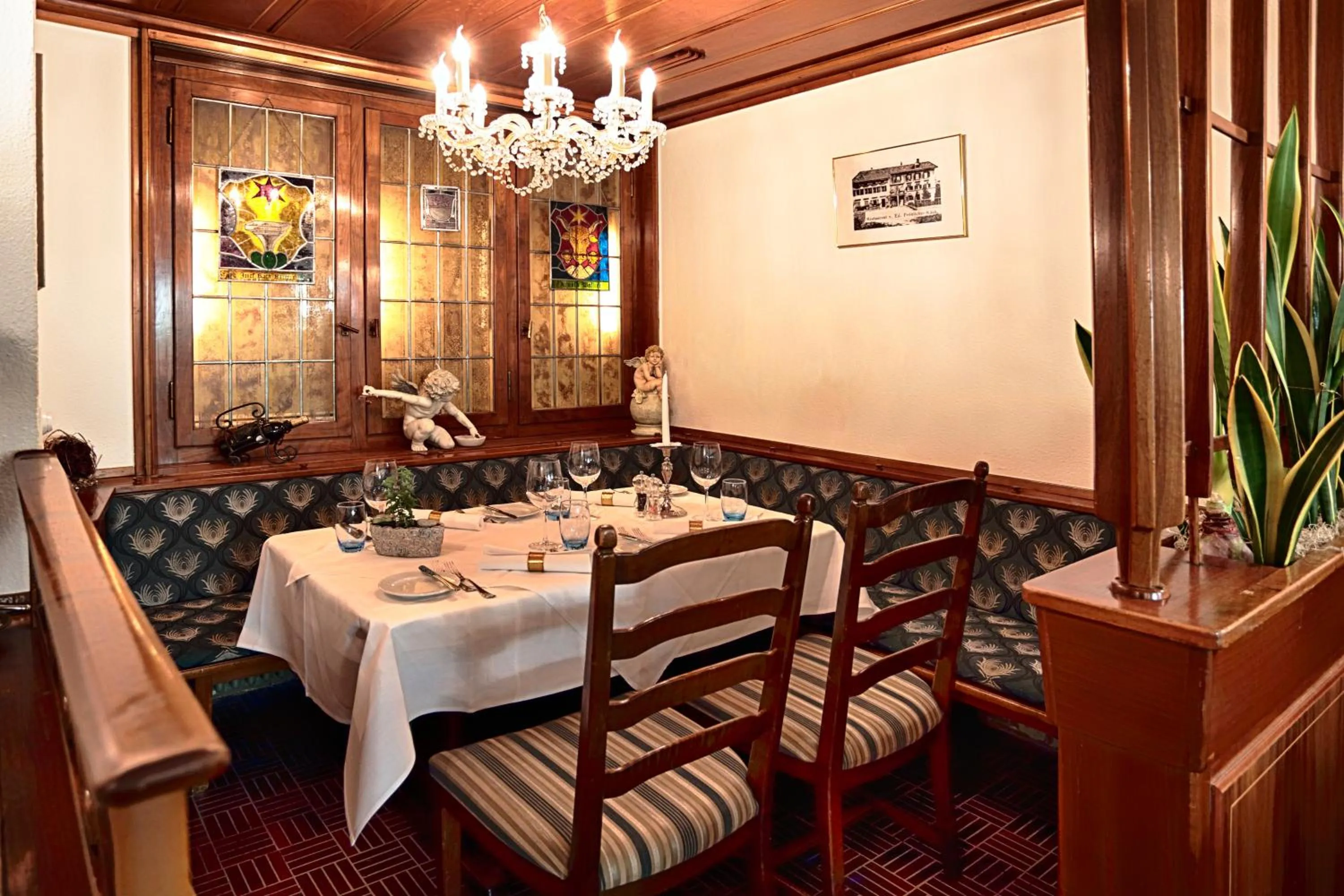 Restaurant/places to eat in Gasthof National