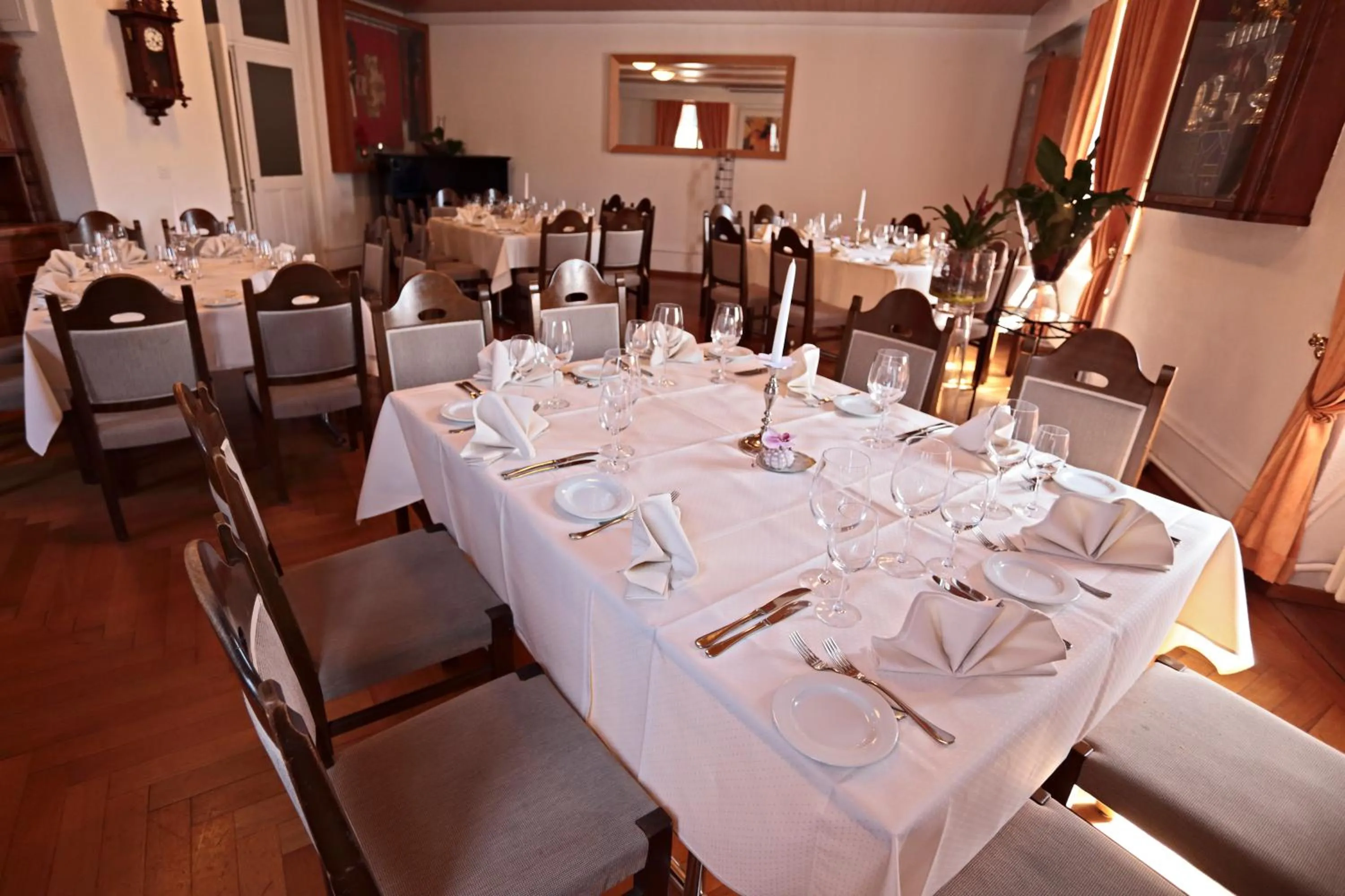 Restaurant/places to eat in Gasthof National