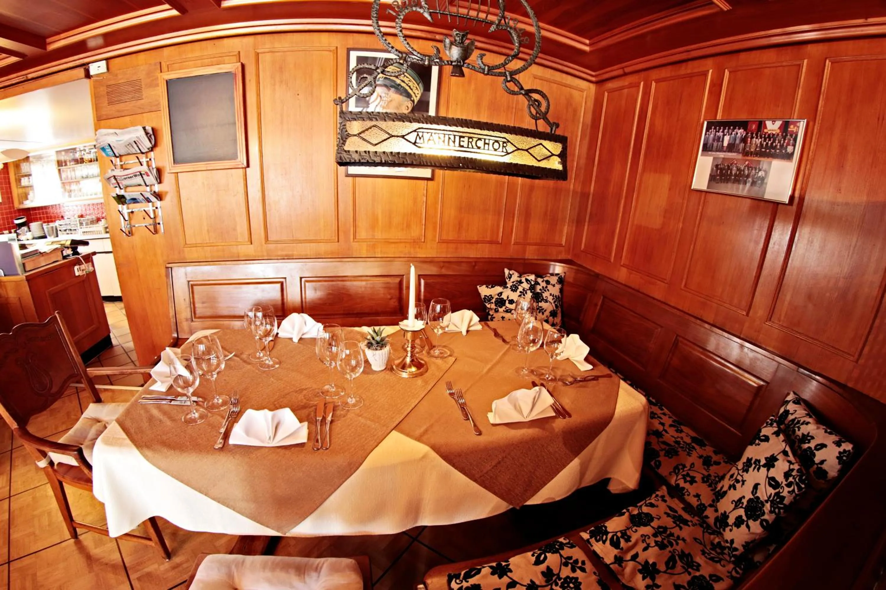 Restaurant/places to eat in Gasthof National