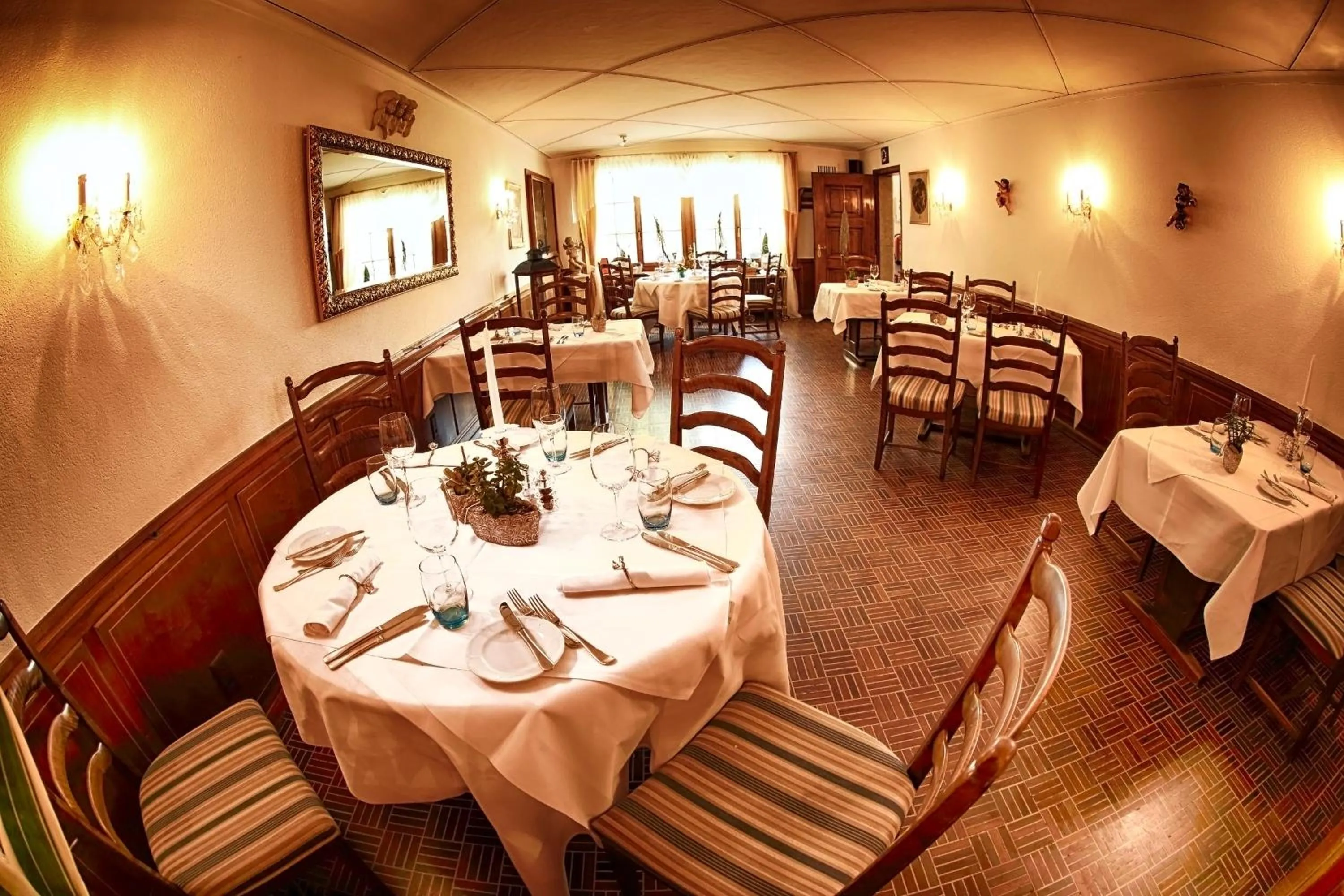 Restaurant/places to eat in Gasthof National