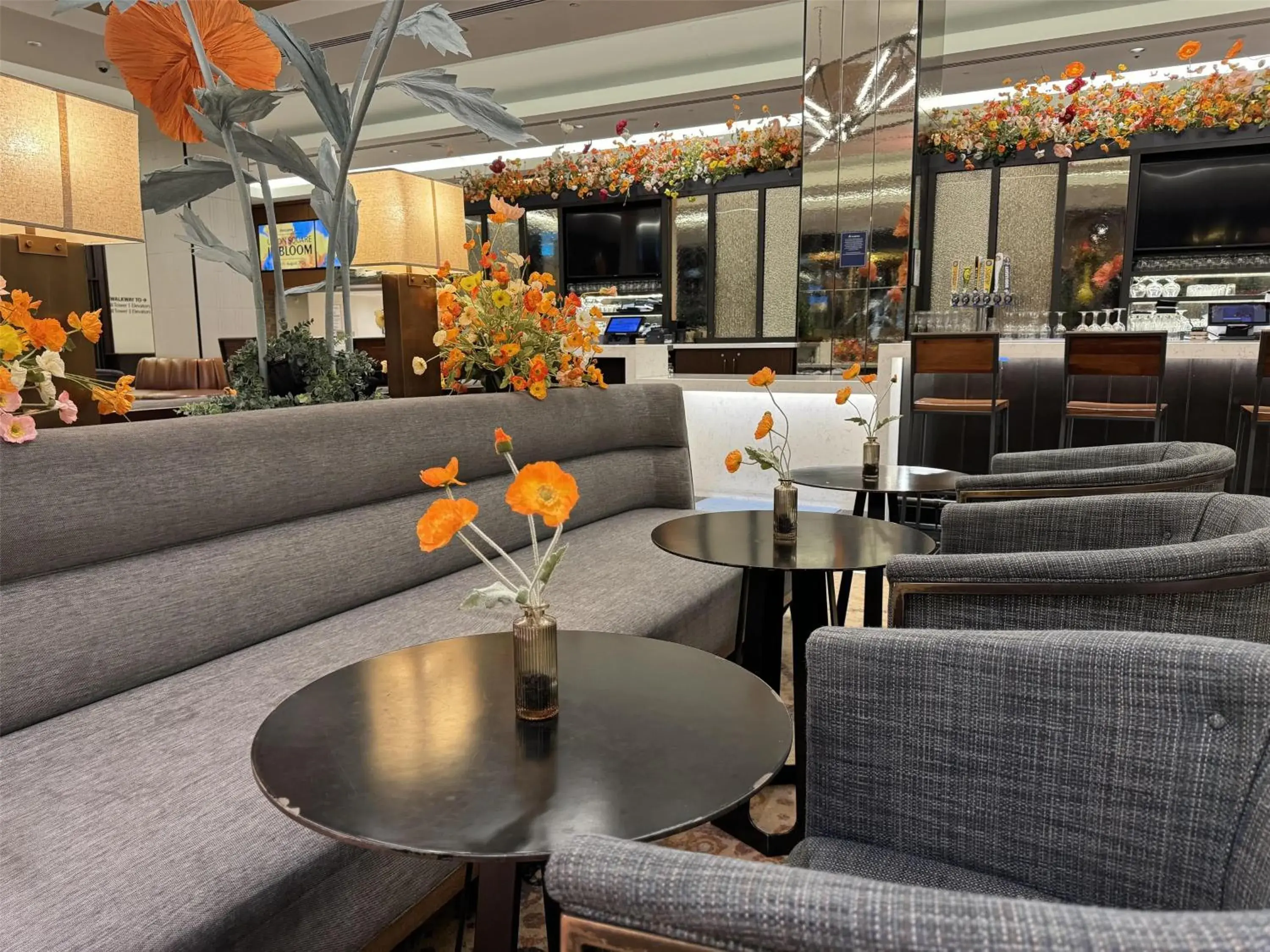 Lounge or bar in Hilton San Francisco Union Square Lounge or bar in Hilton San Francisco Union Square