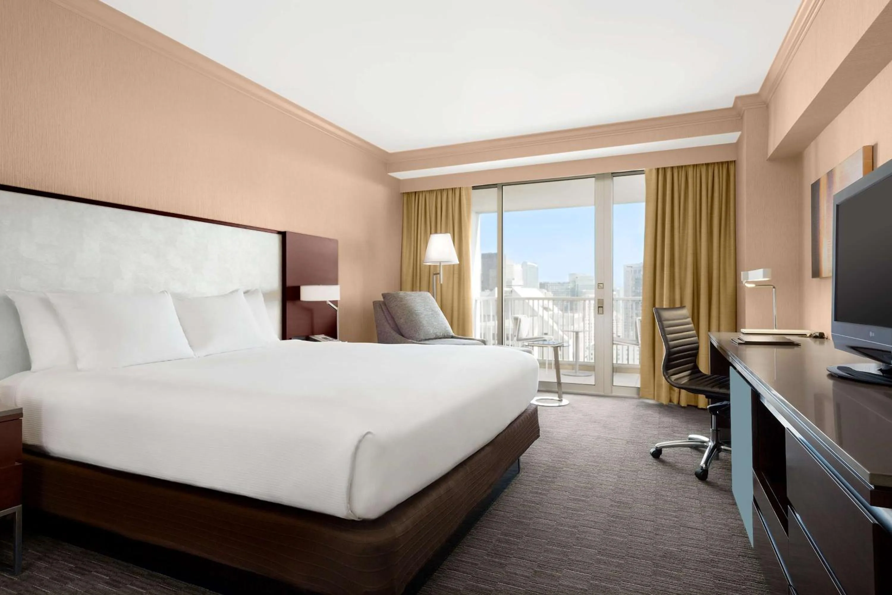 View (from property/room), Bed in Hilton San Francisco Union Square