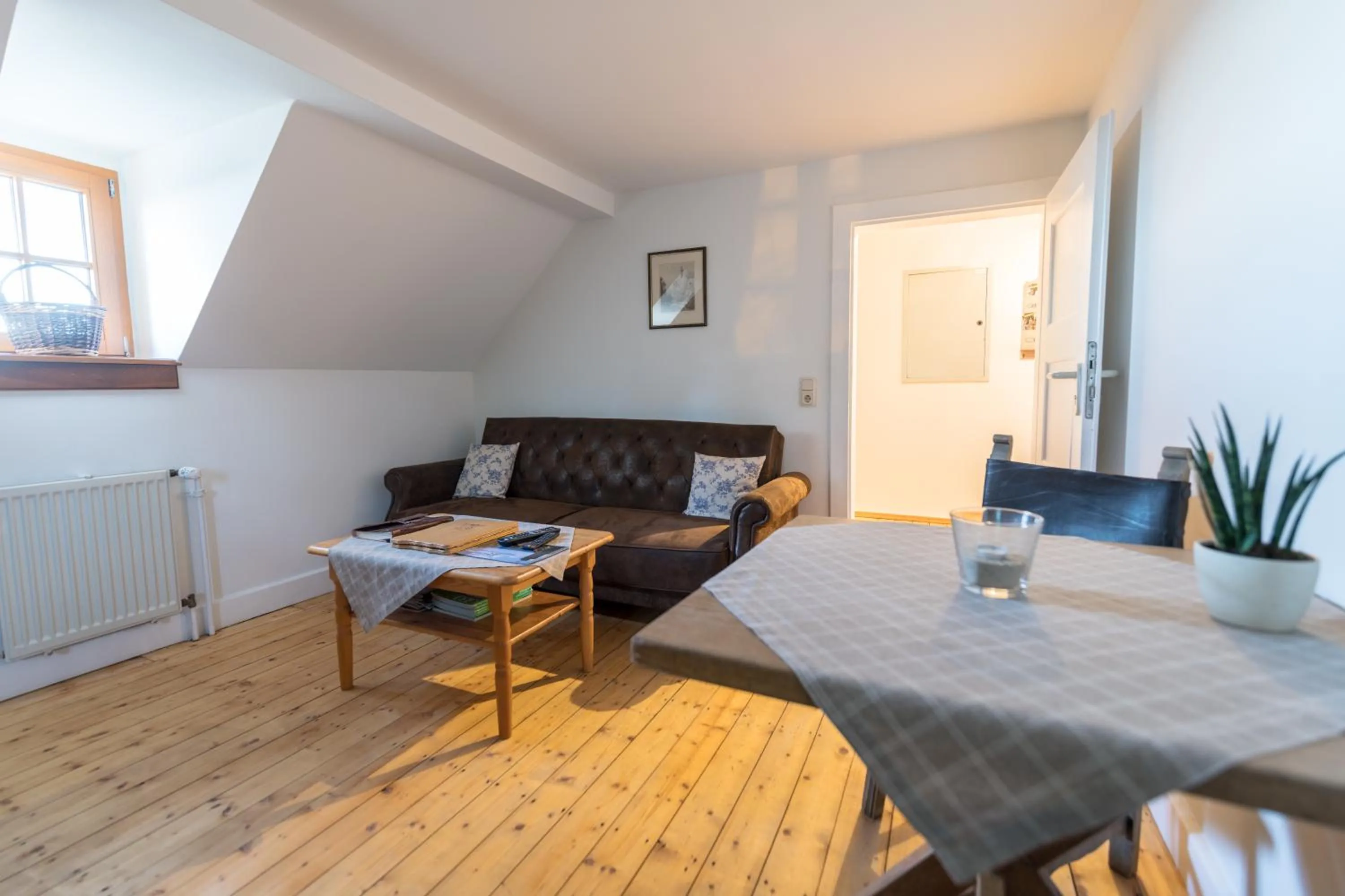 Photo of the whole room in Schloß Auerbach Kleine Ferienwohnung
