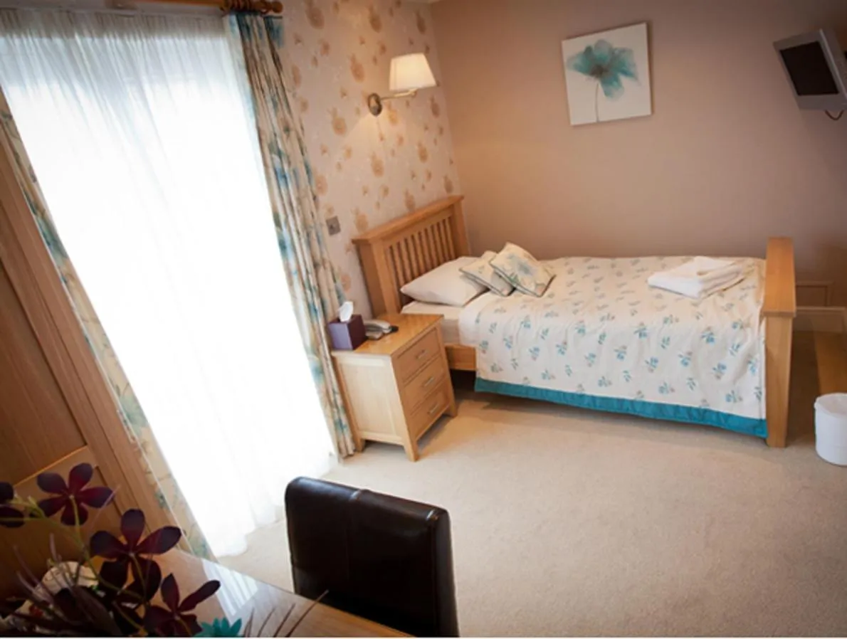 Day, Bed in The Carlton