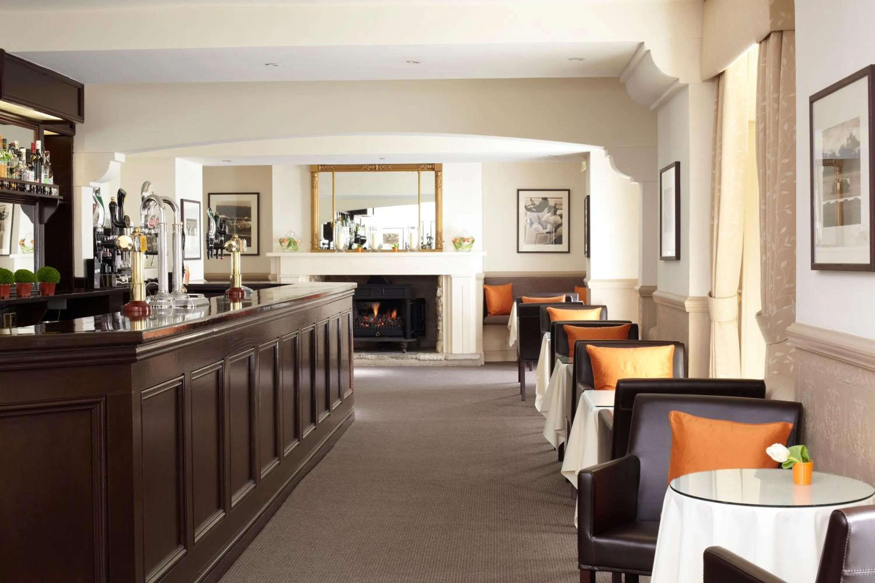 Lounge or bar in The Royal Hotel