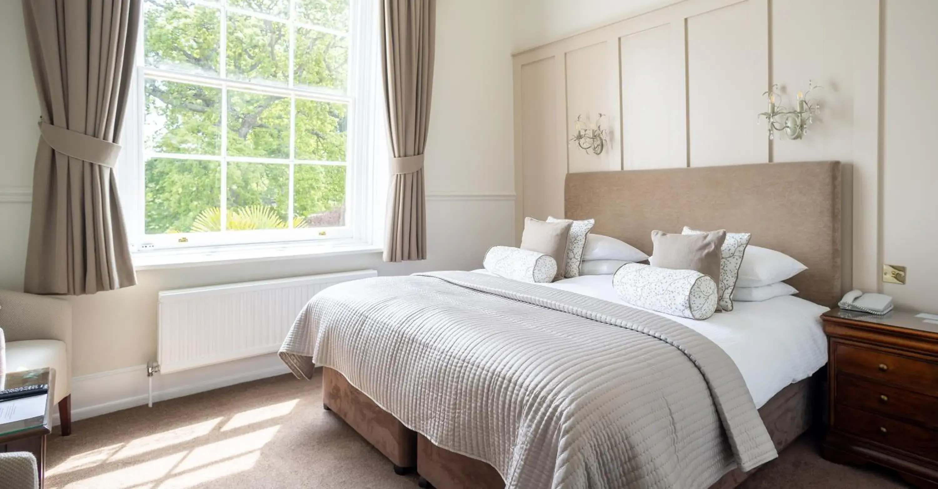 Double or Twin Room with Garden View in The Royal Hotel Double or Twin Room with Garden View in The Royal Hotel