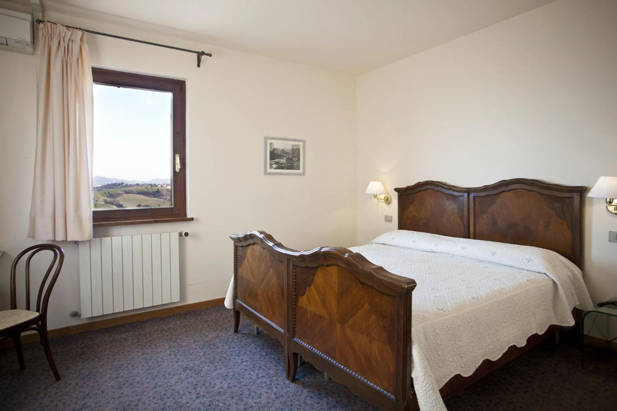 Bed in Casa Oliva borgo del Benessere delle Marche