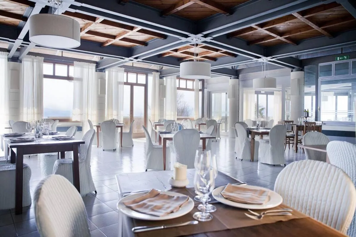 Restaurant/places to eat in Casa Oliva borgo del Benessere delle Marche