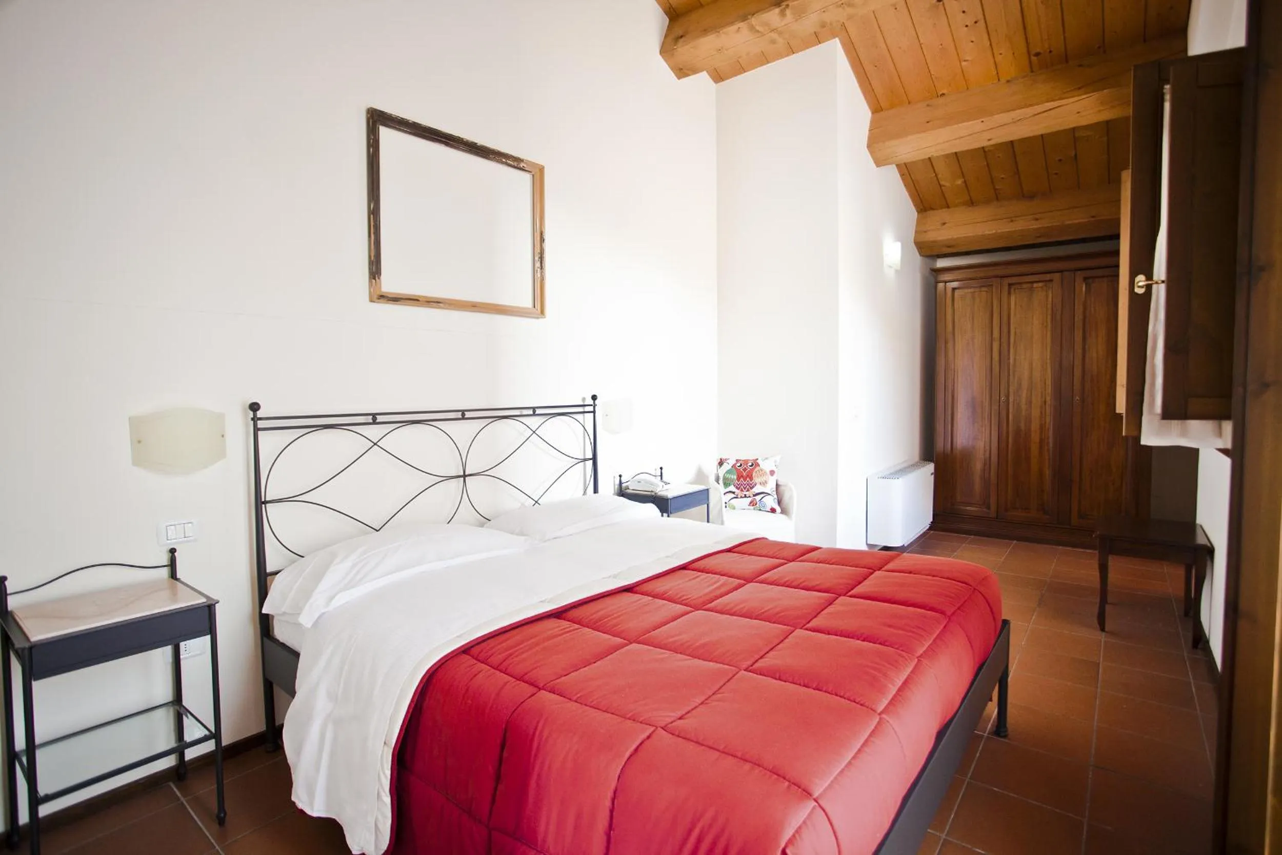 Spring, Bed in Casa Oliva borgo del Benessere delle Marche