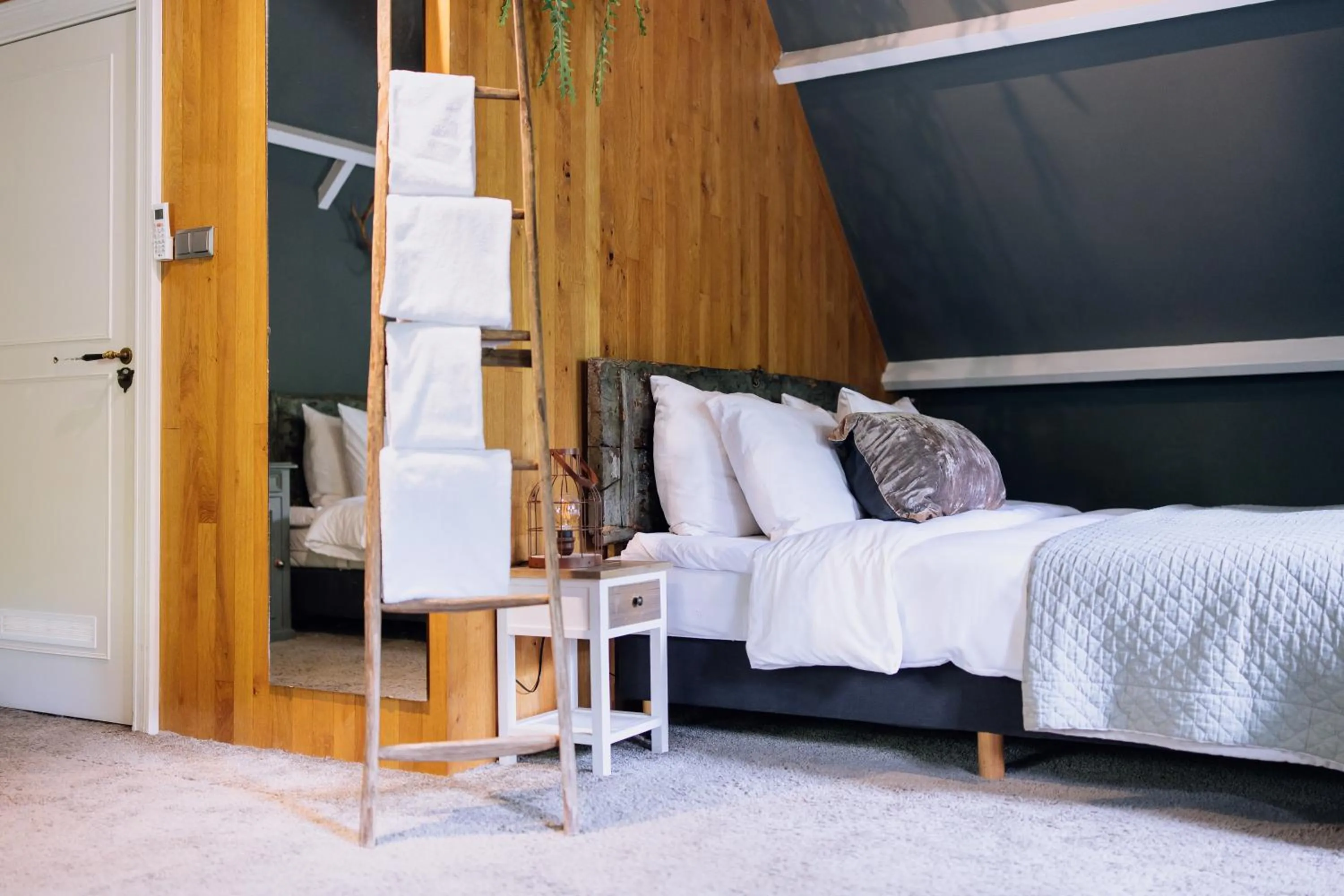 Bed in Hotel & Restaurant Meneer Van Eijck