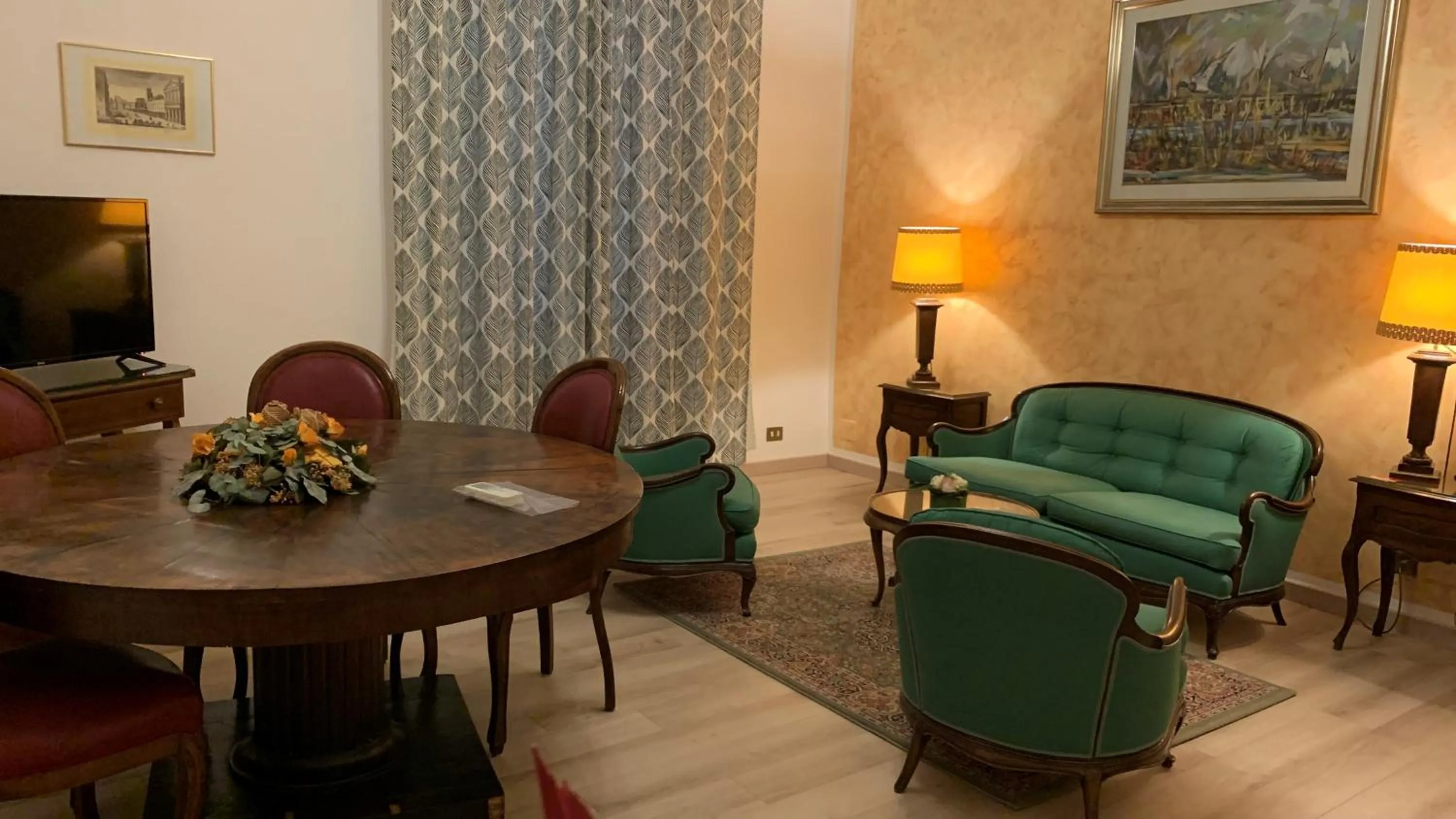 TV and multimedia in Hotel Roma